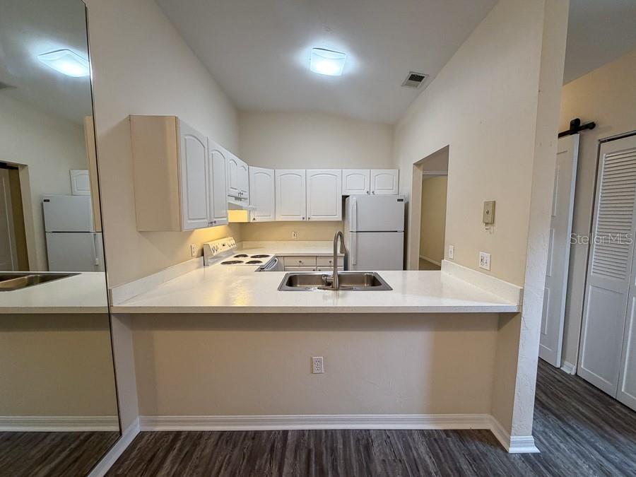 MAGNOLIA MANOR - Residential Lease