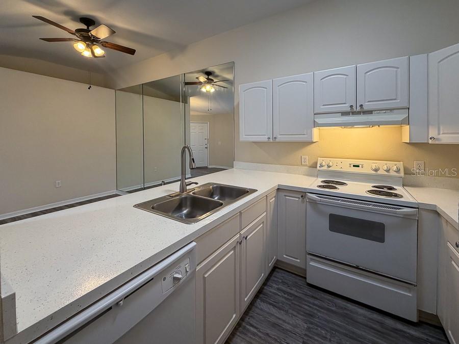 MAGNOLIA MANOR - Residential Lease