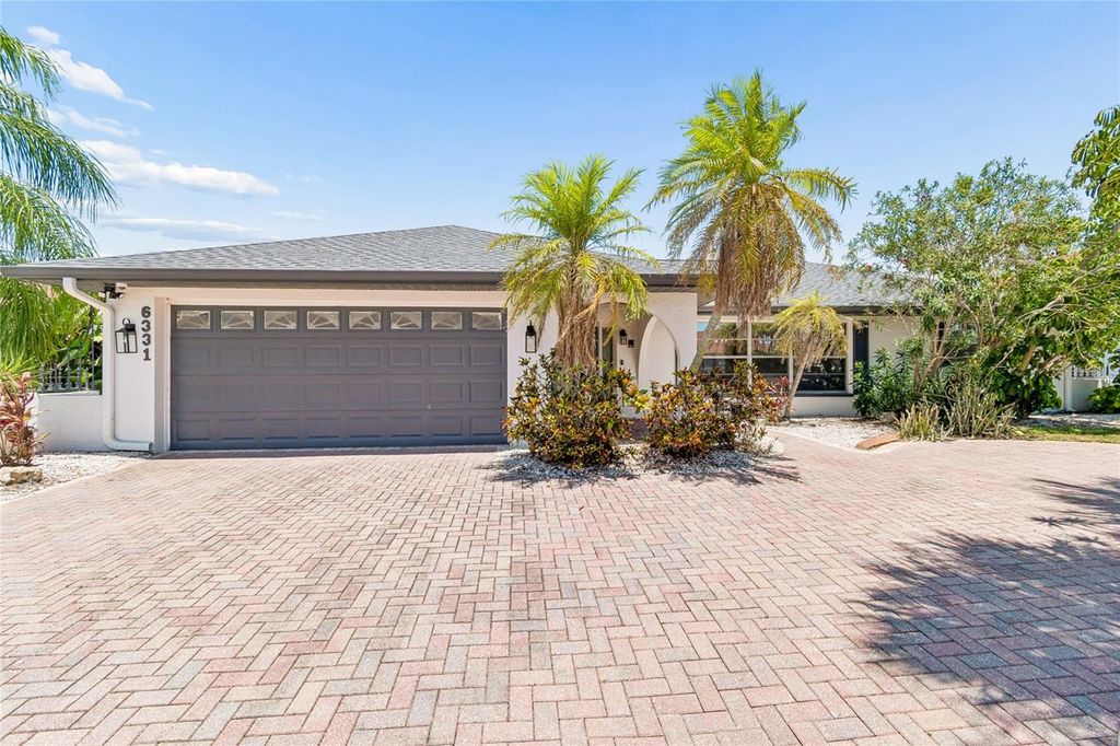 Photo of 6331 Cocoa Lane, Apollo Beach, FL 33572 (MLS # TB8522652)