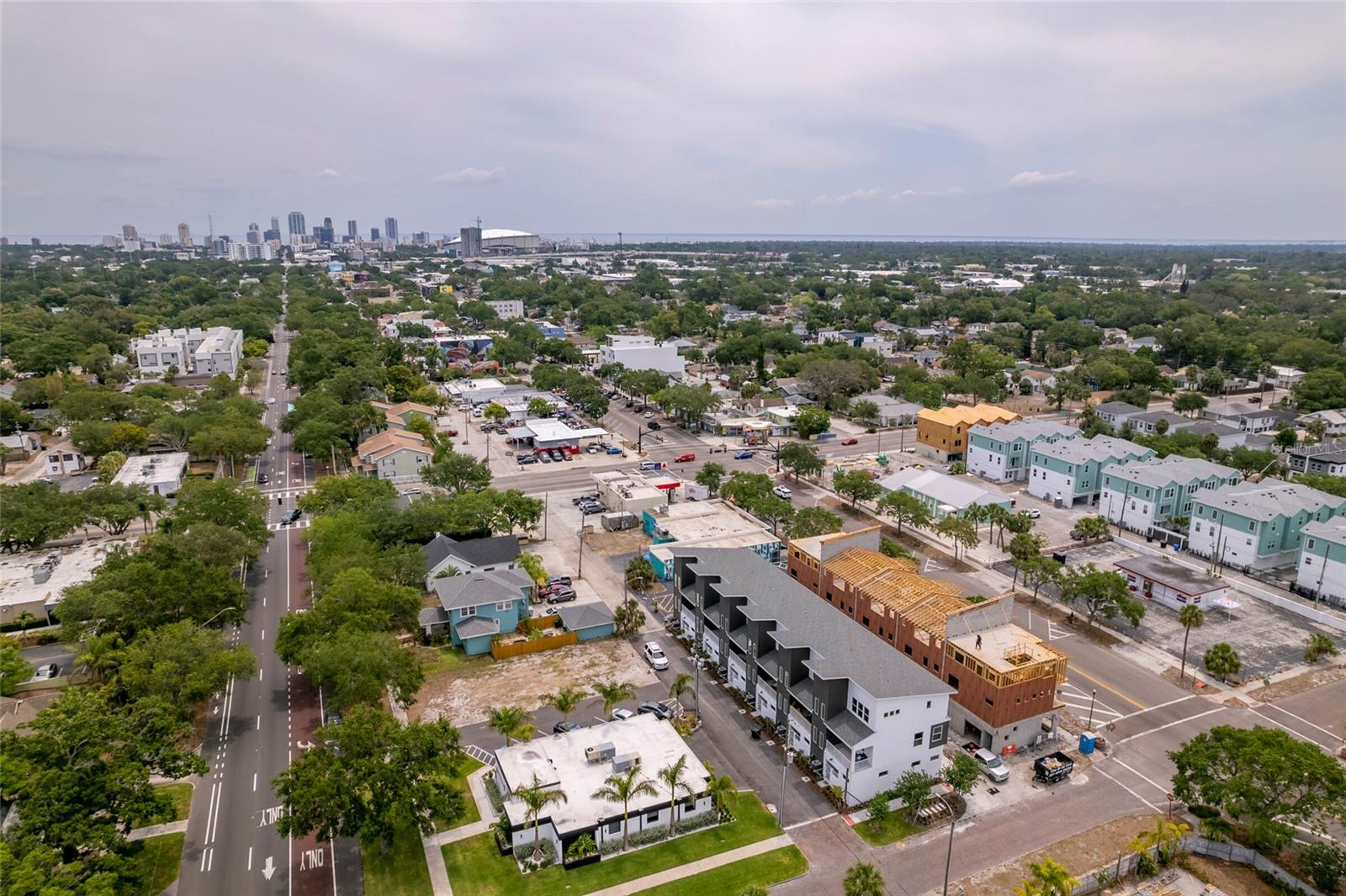 DRIFTWOOD ON CENTRAL - Residential Lease