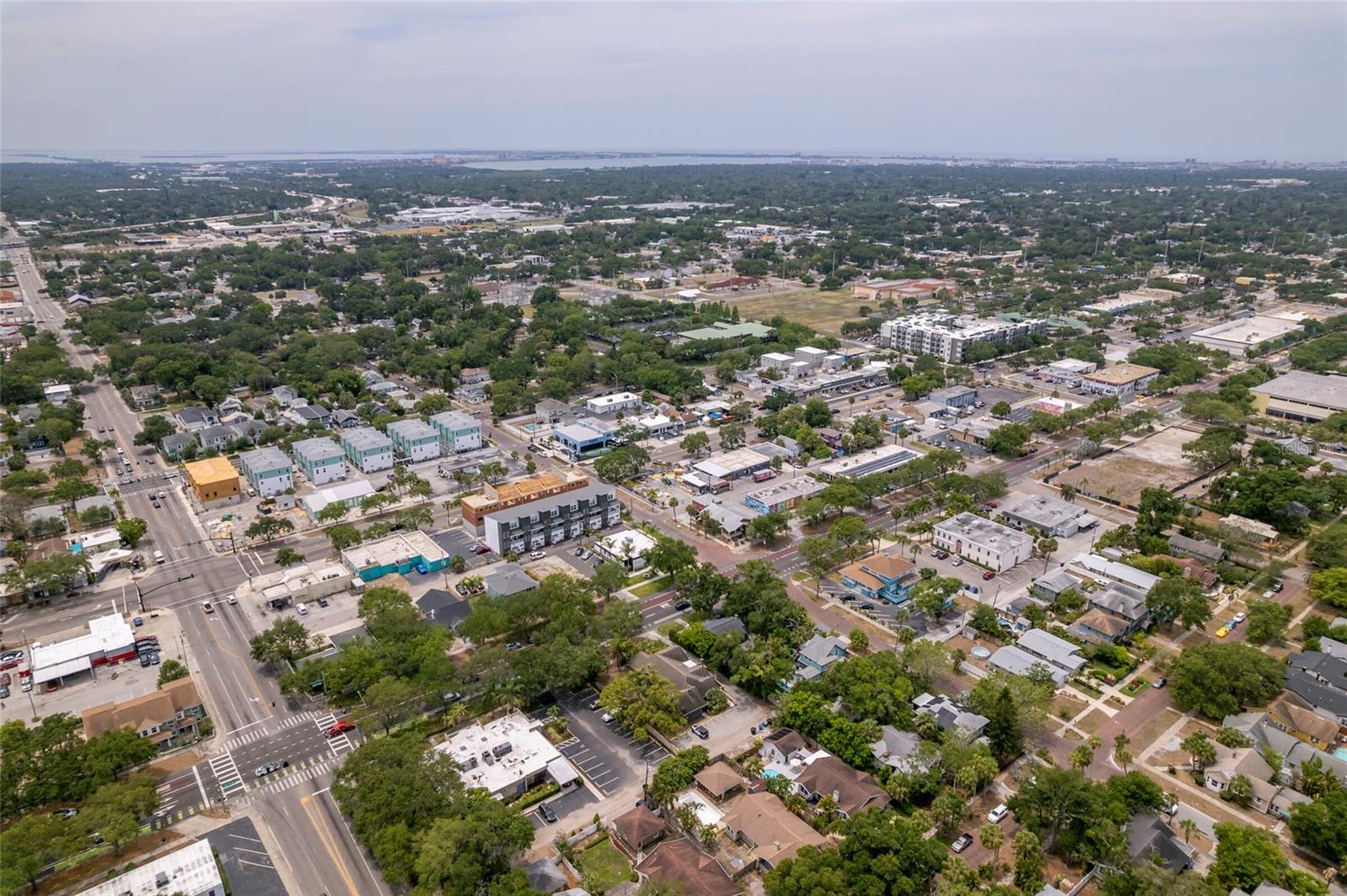 DRIFTWOOD ON CENTRAL - Residential Lease