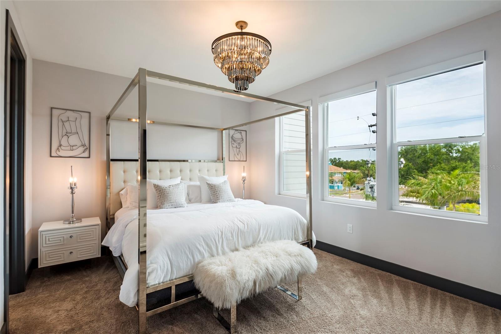 DRIFTWOOD ON CENTRAL - Residential Lease