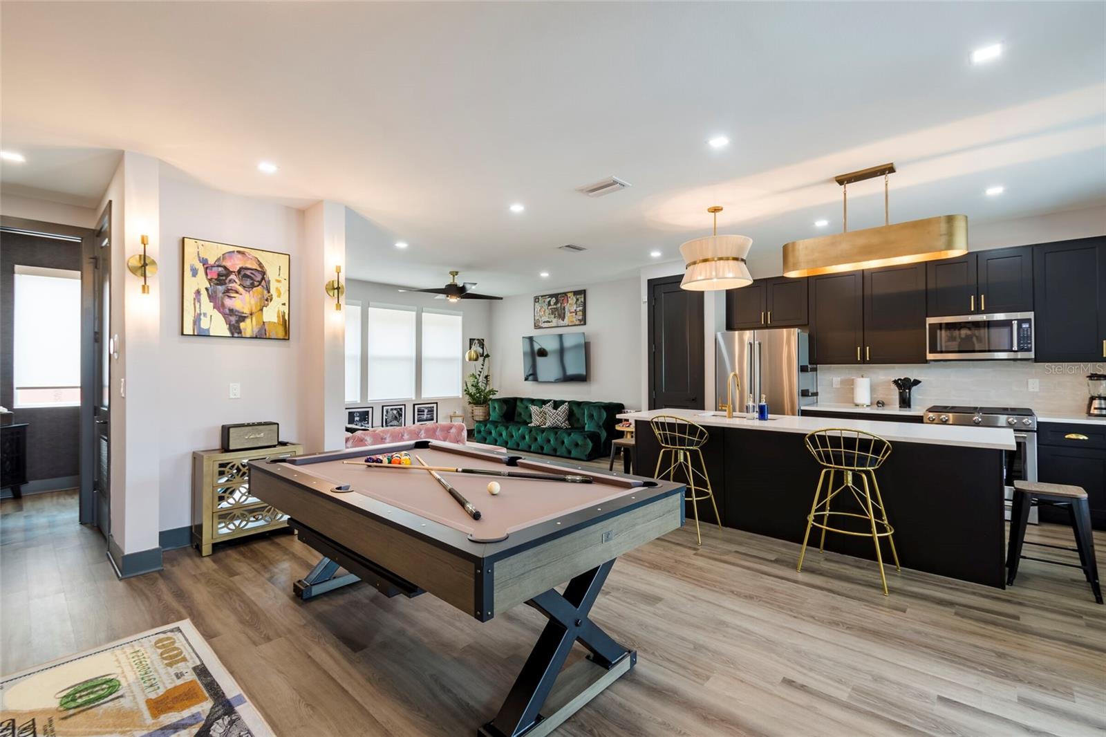 DRIFTWOOD ON CENTRAL - Residential Lease