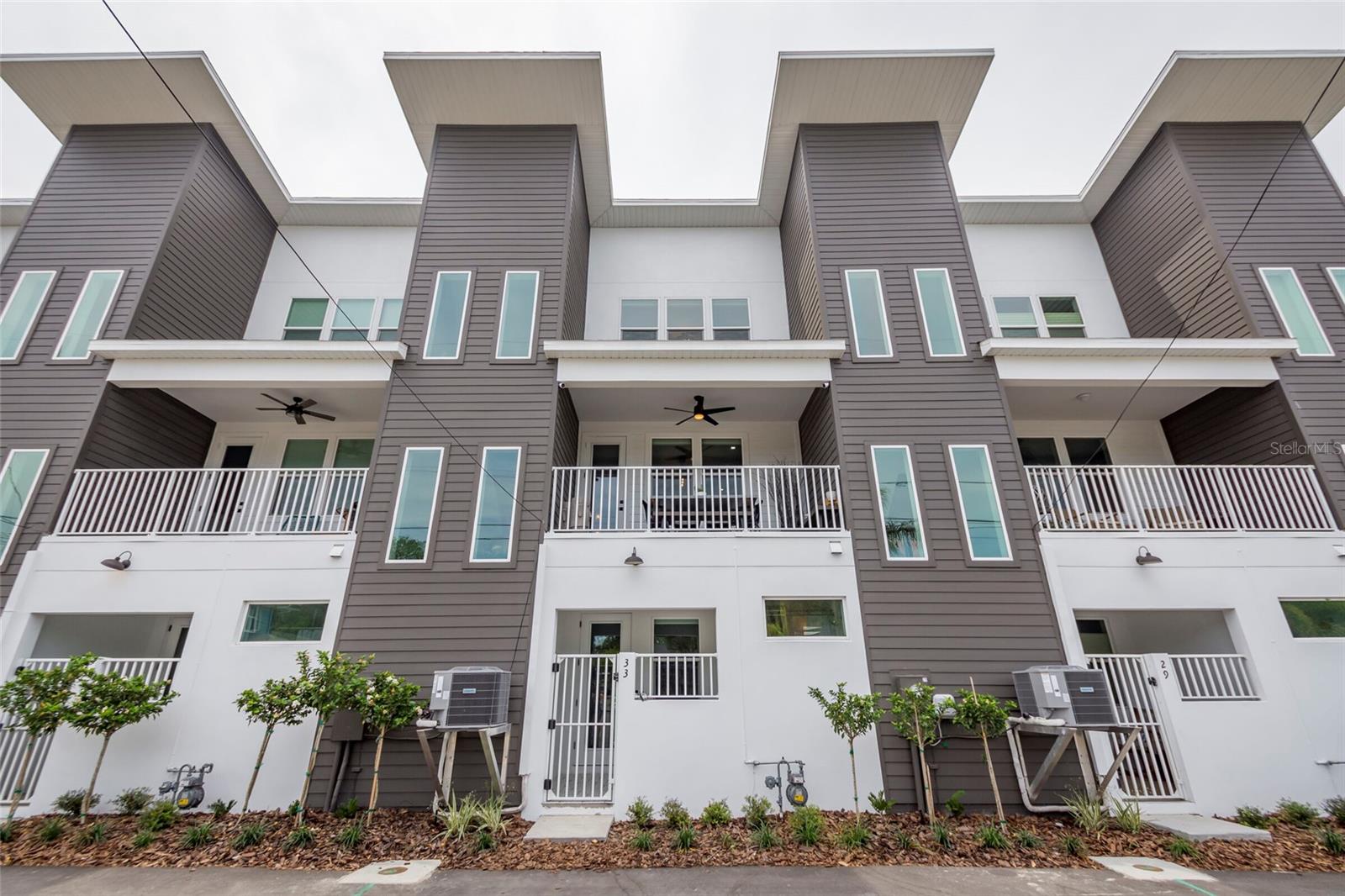 DRIFTWOOD ON CENTRAL - Residential Lease