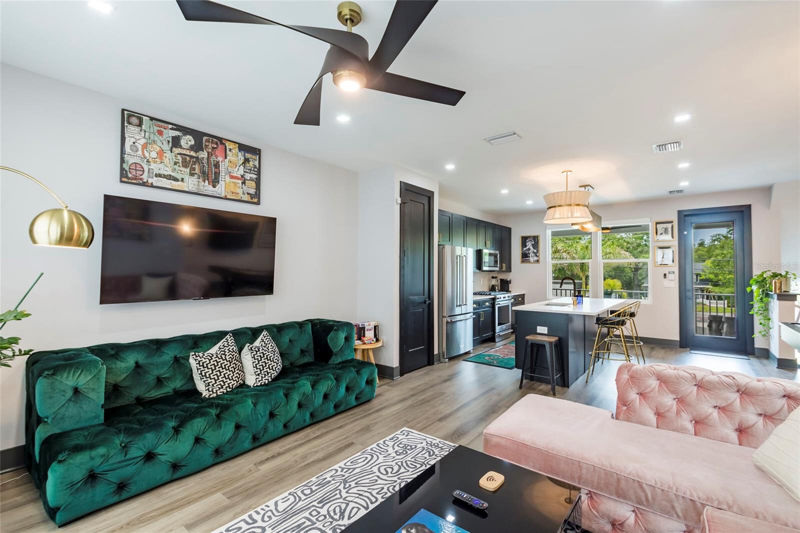 DRIFTWOOD ON CENTRAL - Residential Lease