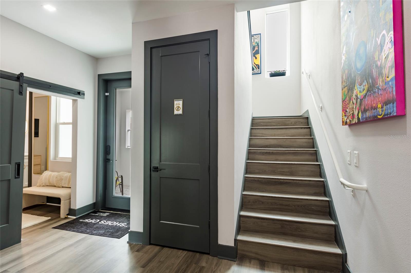 DRIFTWOOD ON CENTRAL - Residential Lease