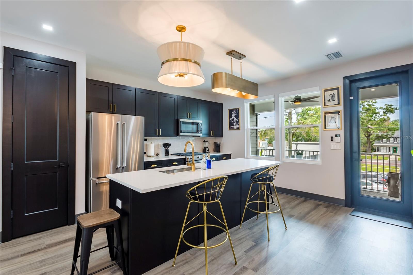 DRIFTWOOD ON CENTRAL - Residential Lease