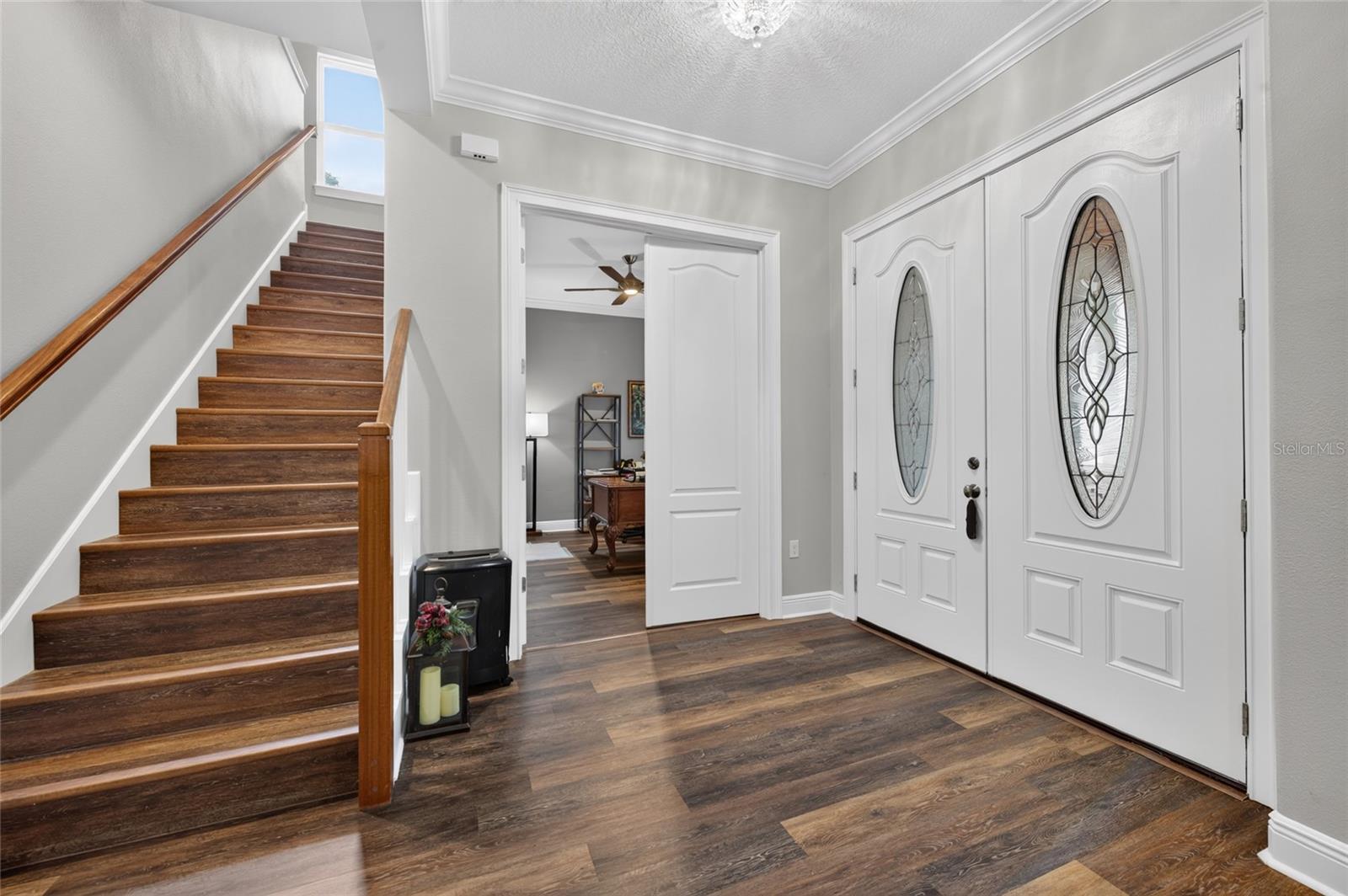 1515 RAMBLING OAKS LANE