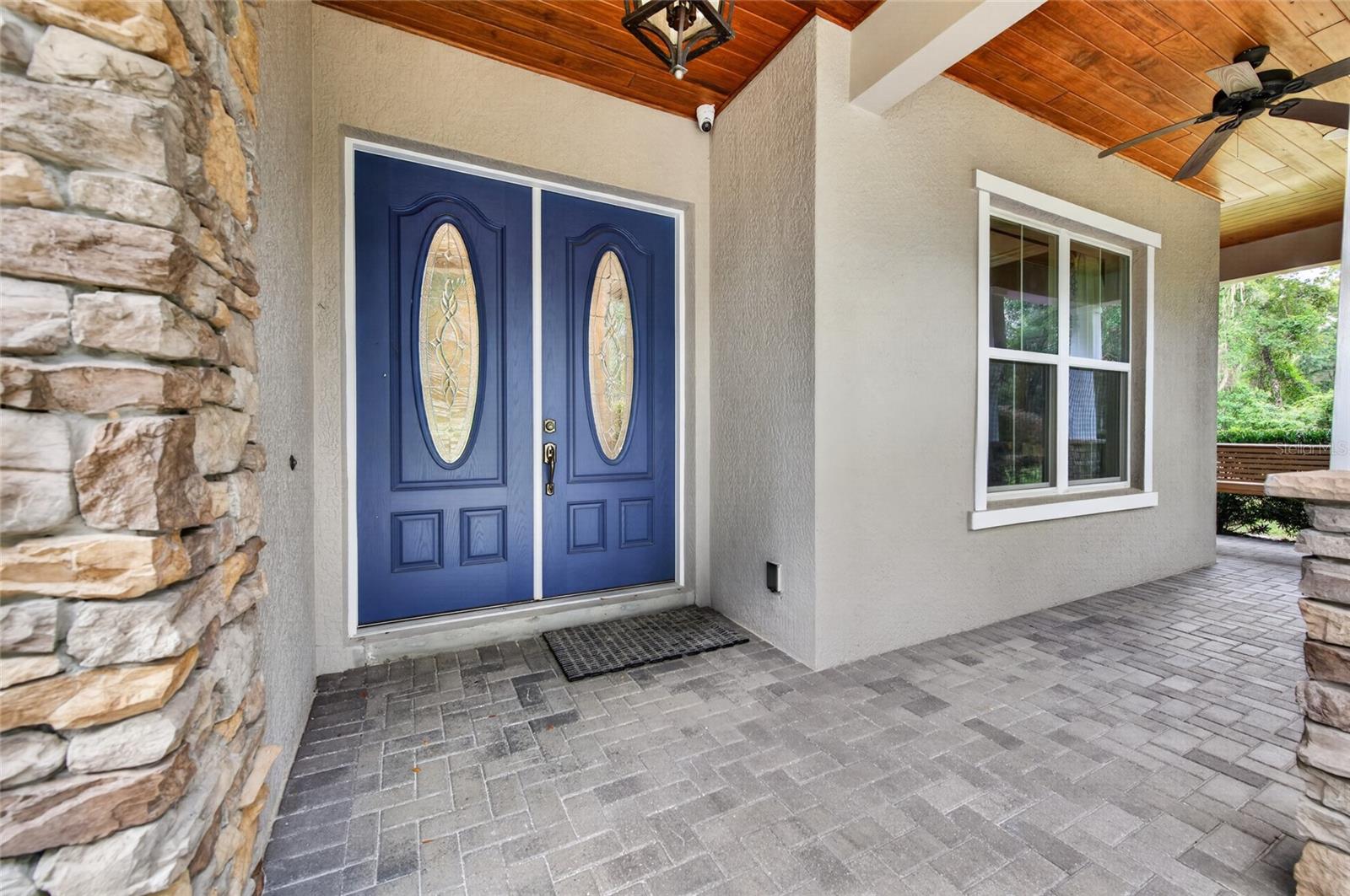 1515 RAMBLING OAKS LANE