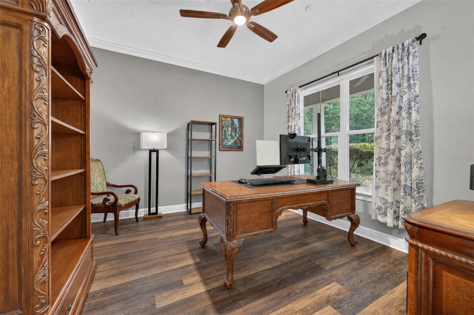 1515 RAMBLING OAKS LANE