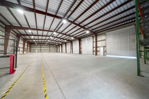 Tiny photo for 13866 S Us Highway 441 Highway, Summerfield, FL 34491 (MLS # OM716459)