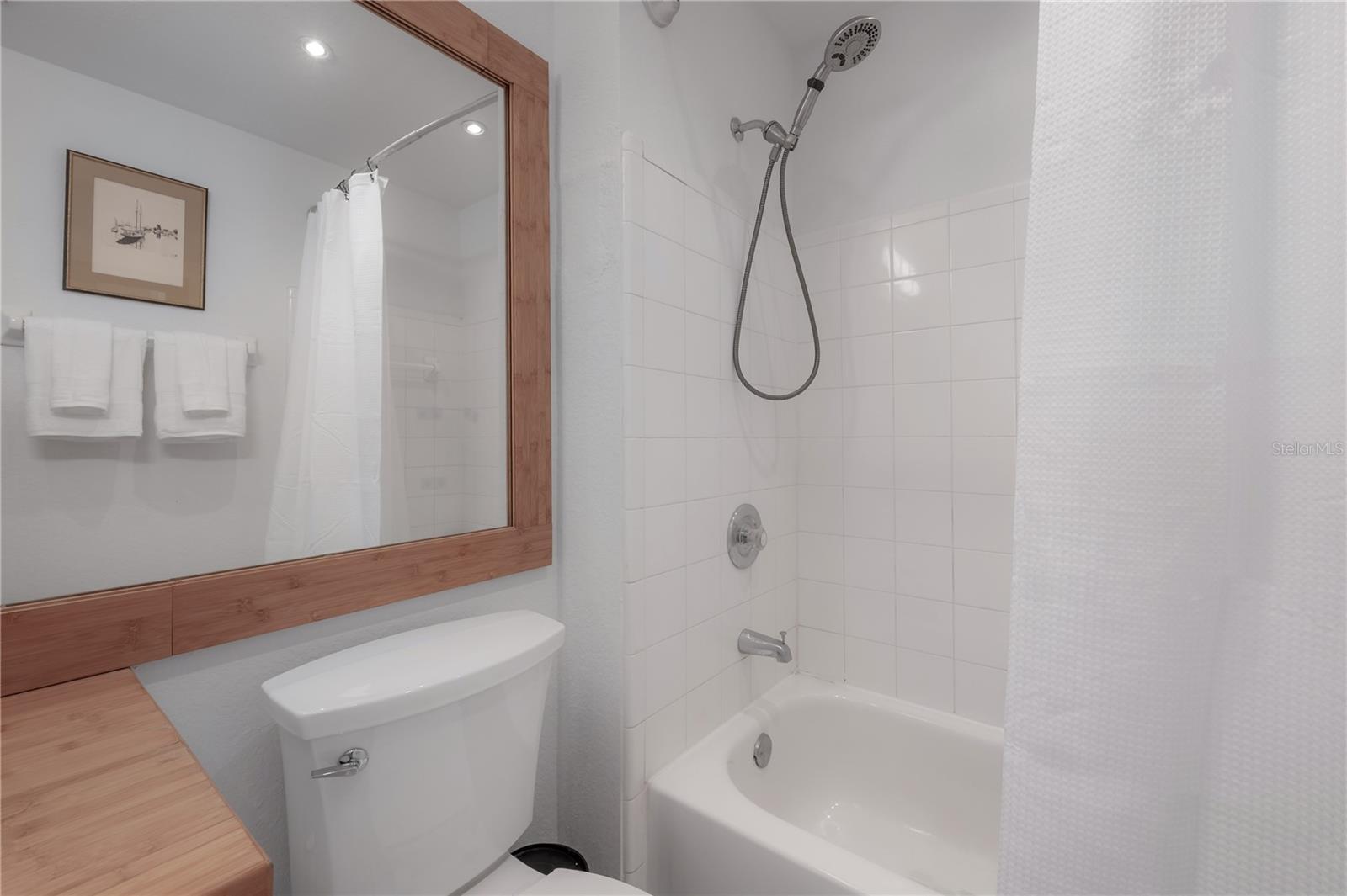 ISLAND PLACE A CONDO - Residential Lease