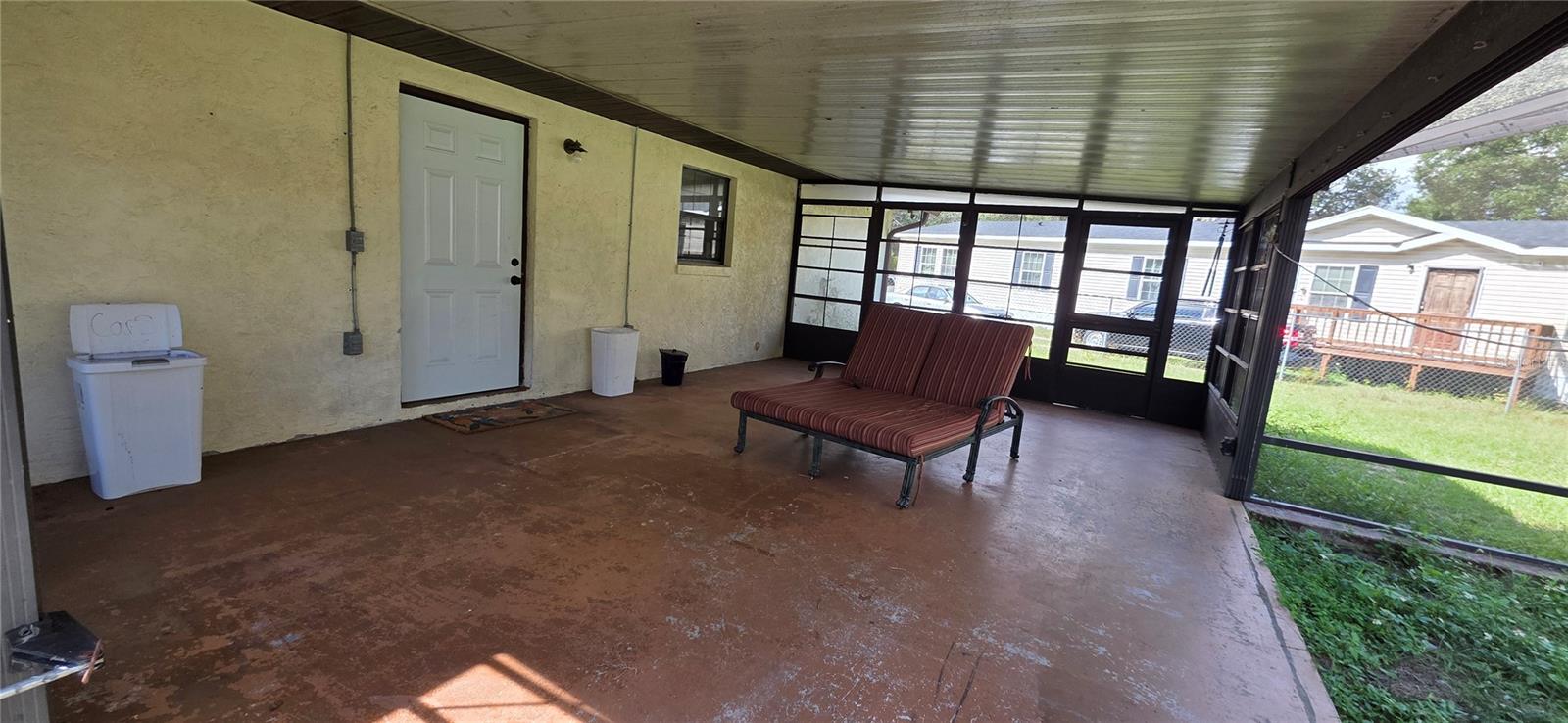 CARLTON VILLAGE PARK - Residential