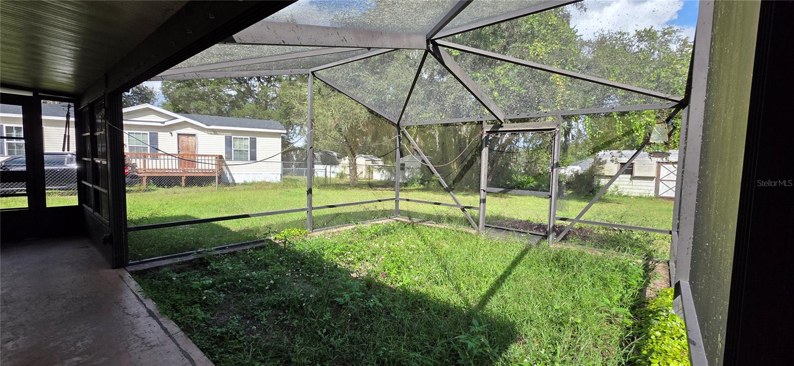 CARLTON VILLAGE PARK - Residential