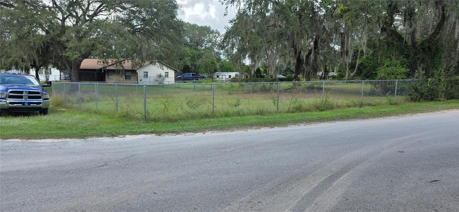 CARLTON VILLAGE PARK - Residential