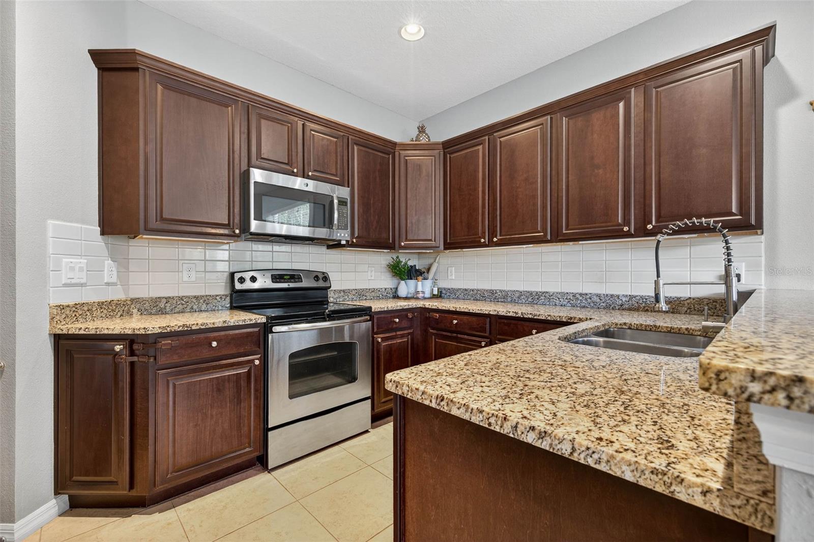 STONECREEK TOWNHOMES - Residential