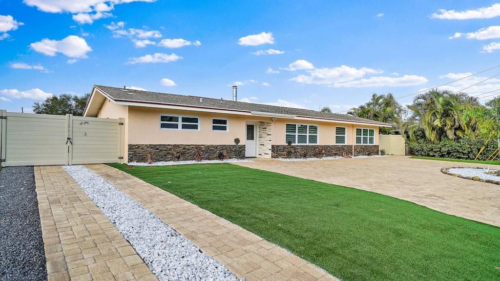 Photo of 245 78th Avenue N, St Petersburg, FL 33702 (MLS # TB8432250)