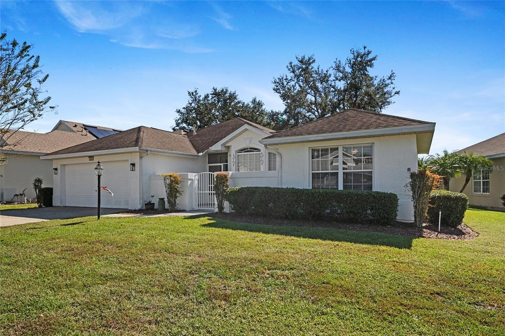 Photo of 5676 Gulf Stream Street, Tavares, FL 32778 (MLS # G5104084)