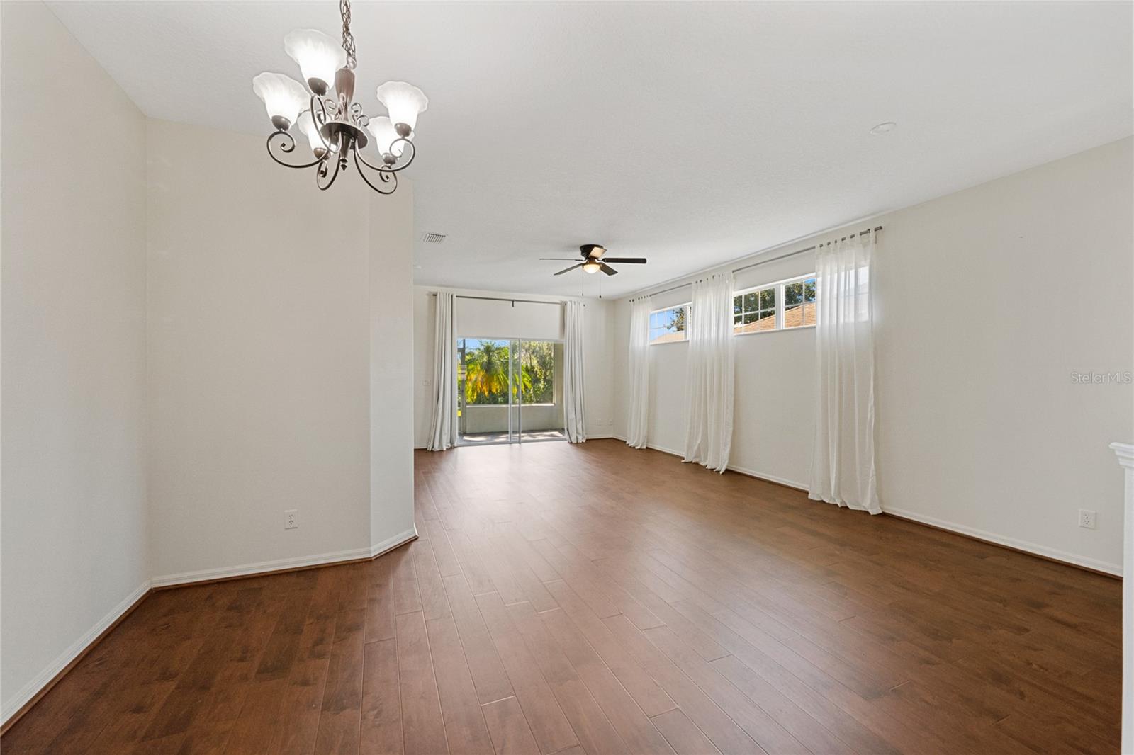 ROYAL HARBOR PH 01 - Residential