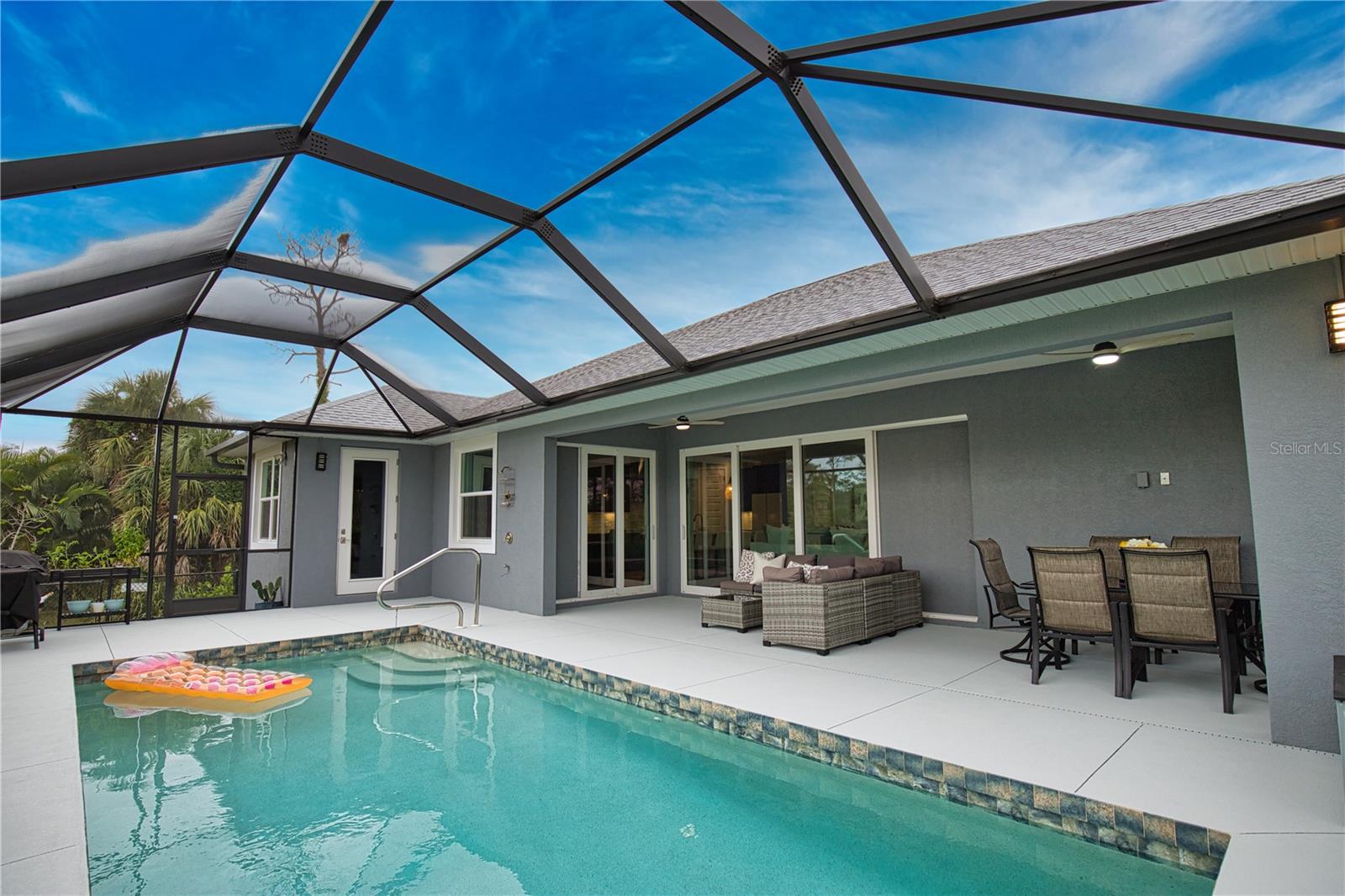 ROTONDA WEST PINE VALLEY - Residential