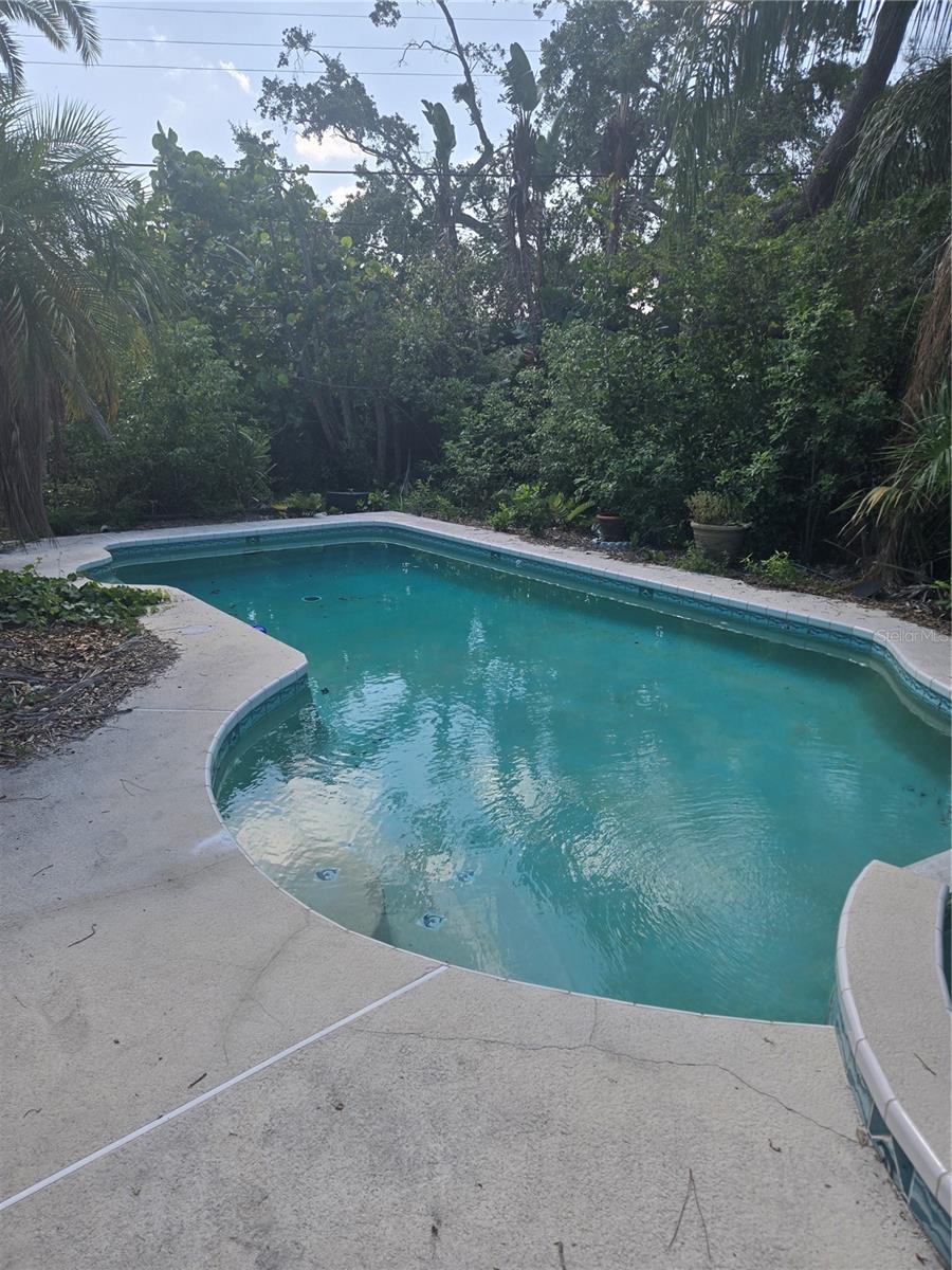 1831 PASADENA DRIVE