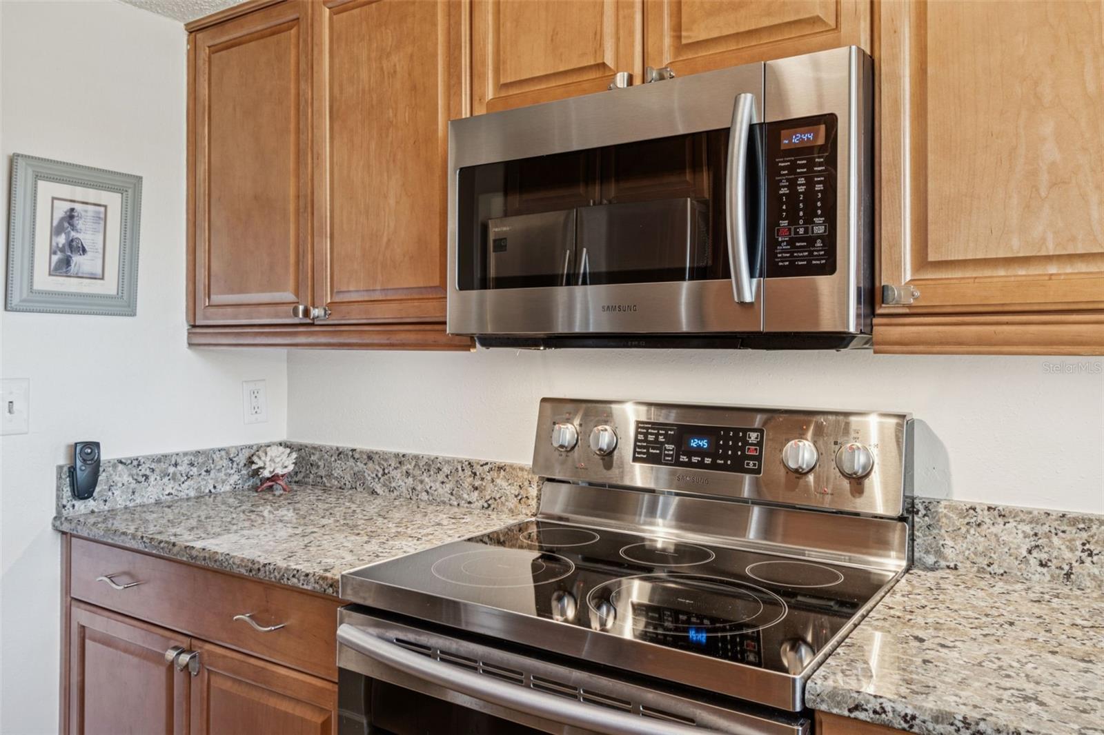 LAKE TARPON SAIL & TENNIS CLUB - Residential