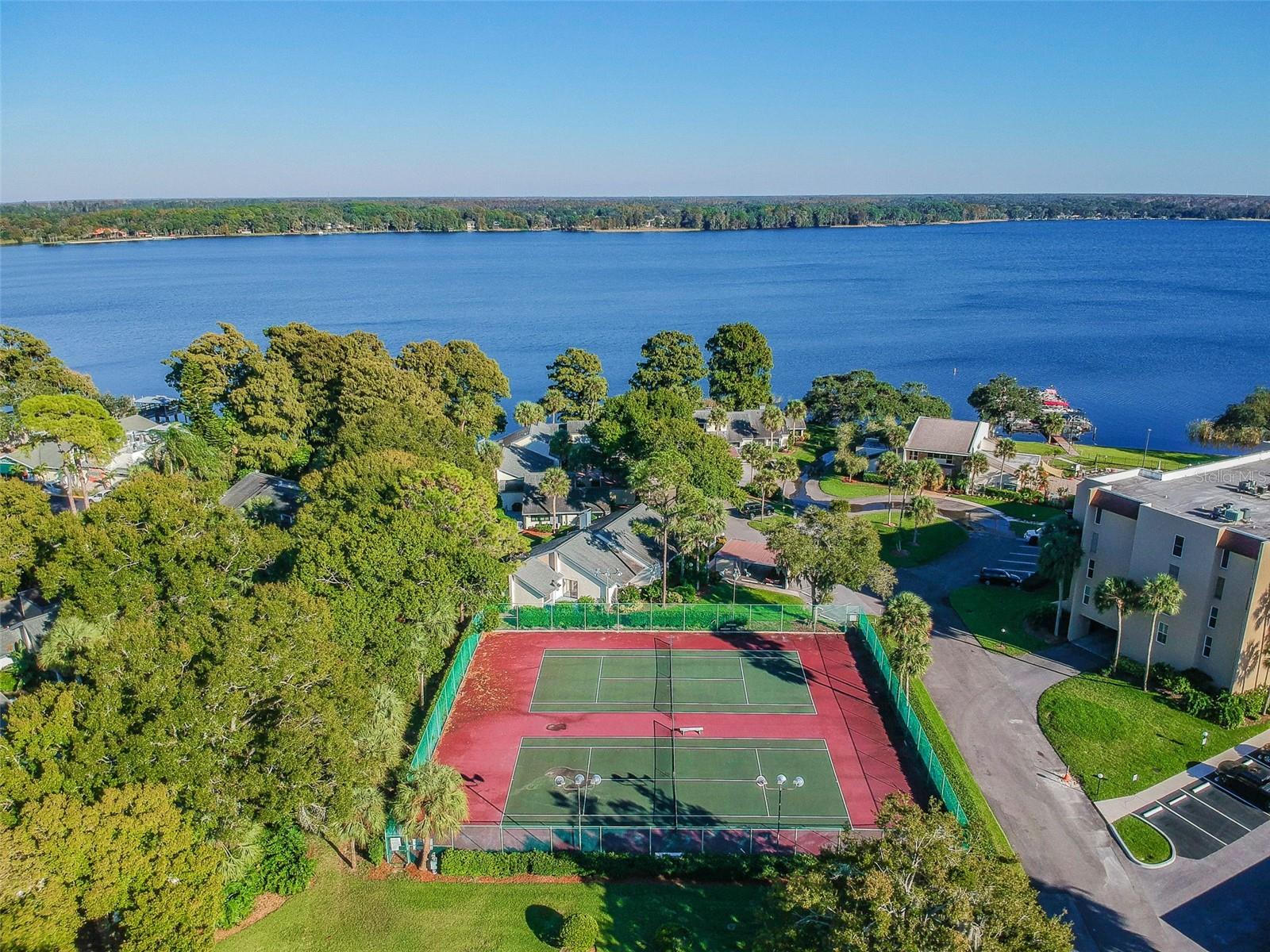LAKE TARPON SAIL & TENNIS CLUB - Residential