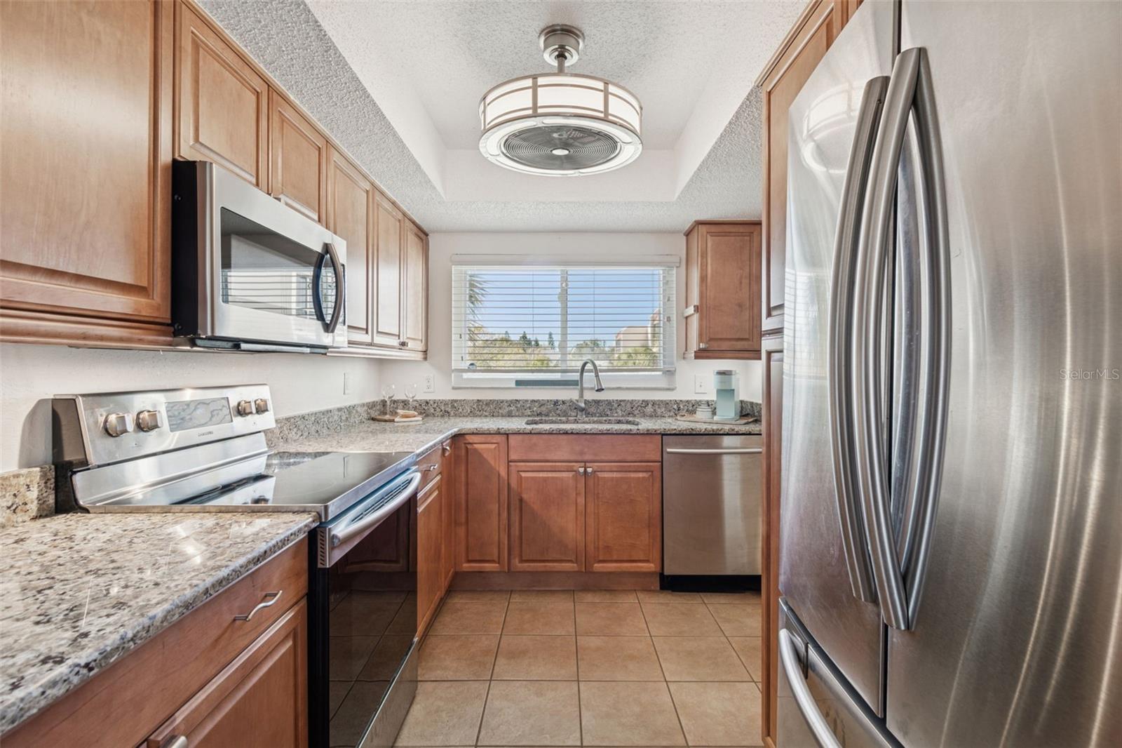 LAKE TARPON SAIL & TENNIS CLUB - Residential