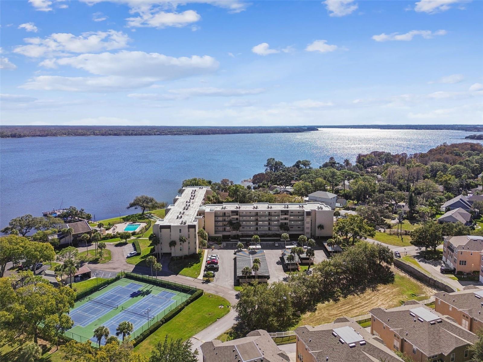 LAKE TARPON SAIL & TENNIS CLUB - Residential