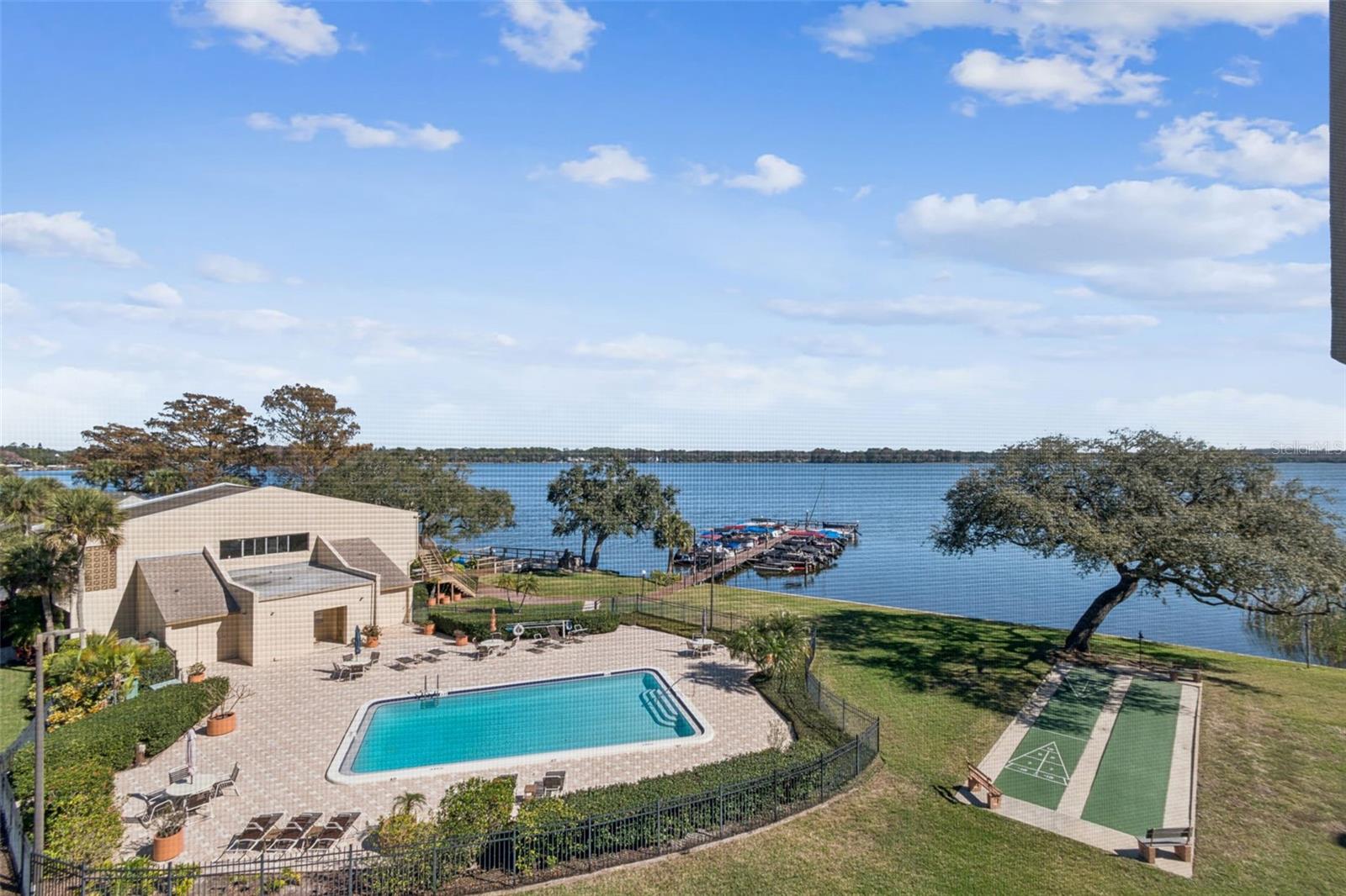 LAKE TARPON SAIL & TENNIS CLUB - Residential