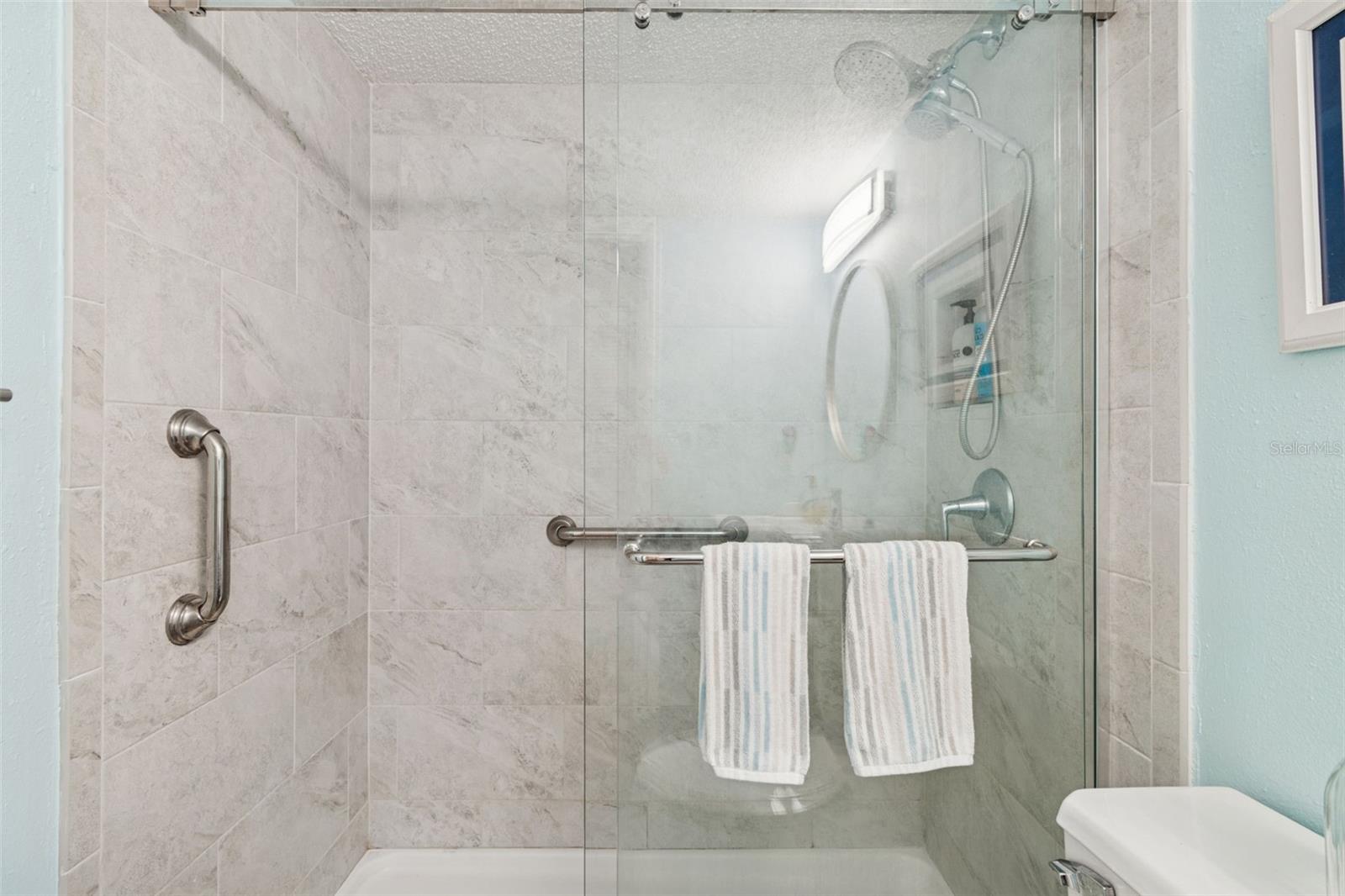 LAKE TARPON SAIL & TENNIS CLUB - Residential