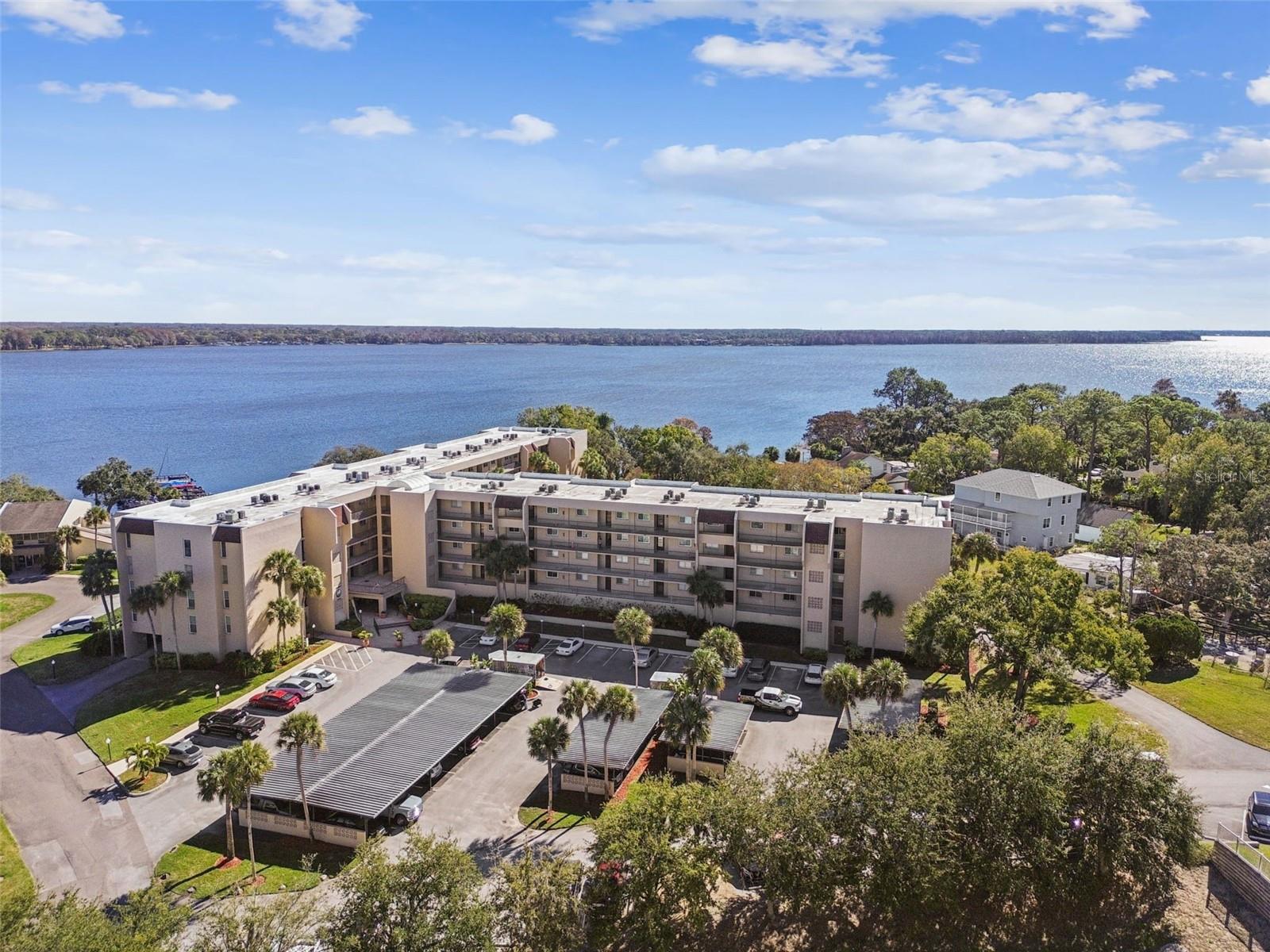 LAKE TARPON SAIL & TENNIS CLUB - Residential