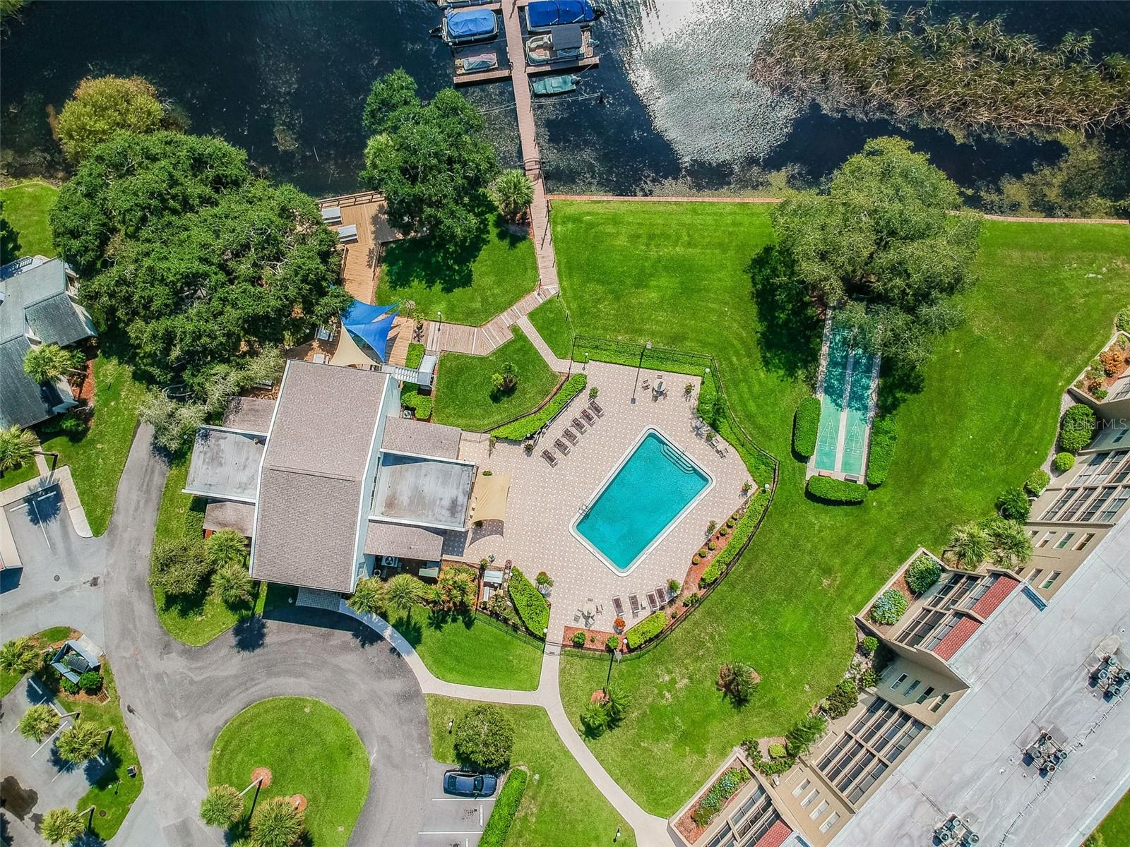 LAKE TARPON SAIL & TENNIS CLUB - Residential