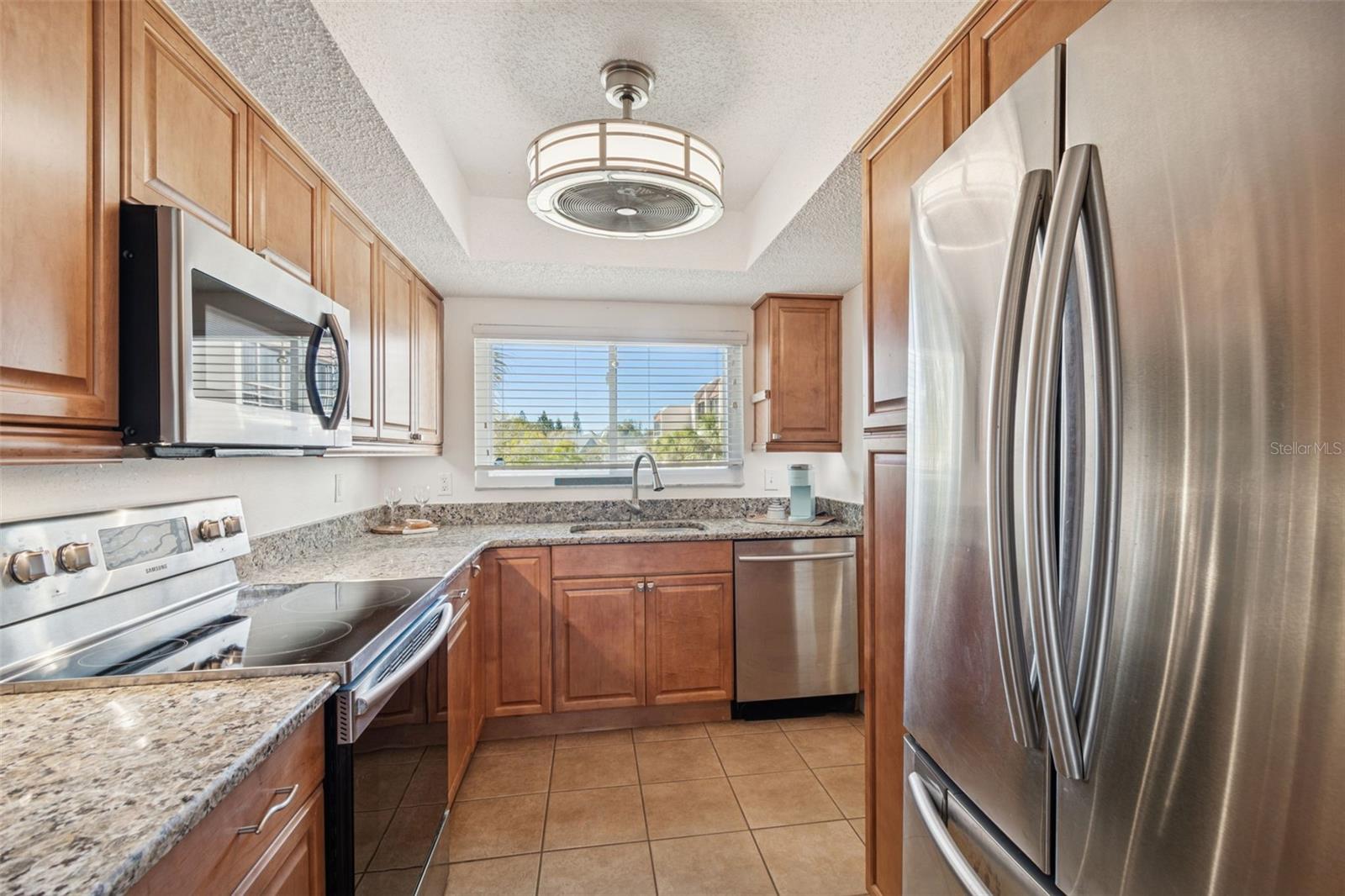 LAKE TARPON SAIL & TENNIS CLUB - Residential