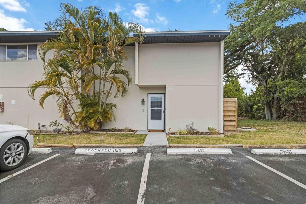 Photo of 1125 Longfellow Way #125-B, Sarasota, FL 34243 (MLS # A4691728)