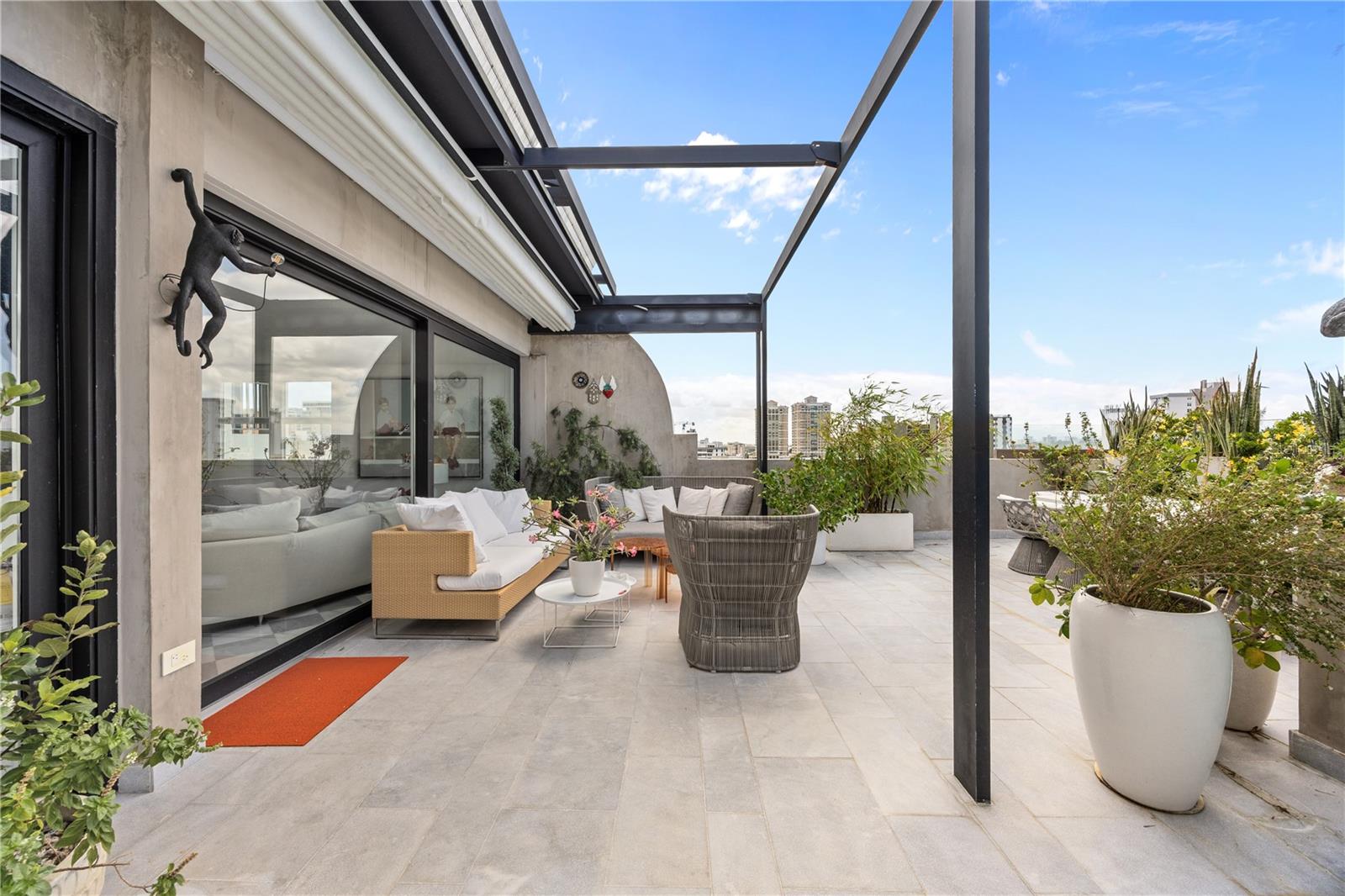 CROWNE PLAZA CONDOMINIUM - Residential