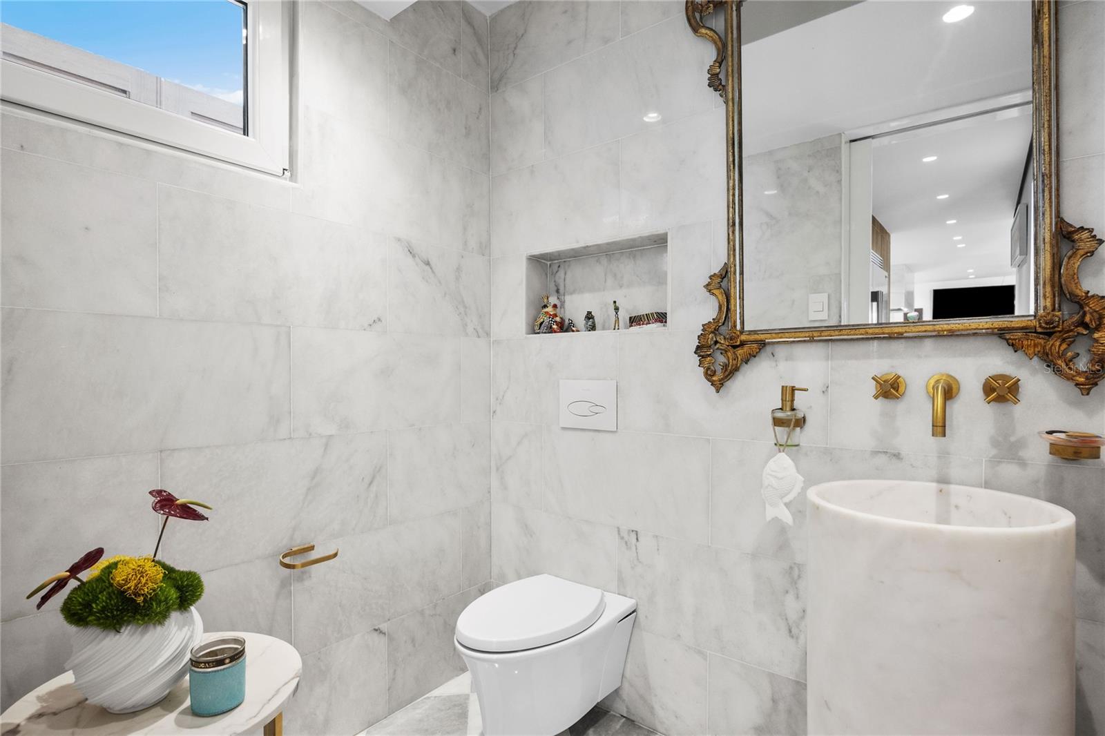 CROWNE PLAZA CONDOMINIUM - Residential