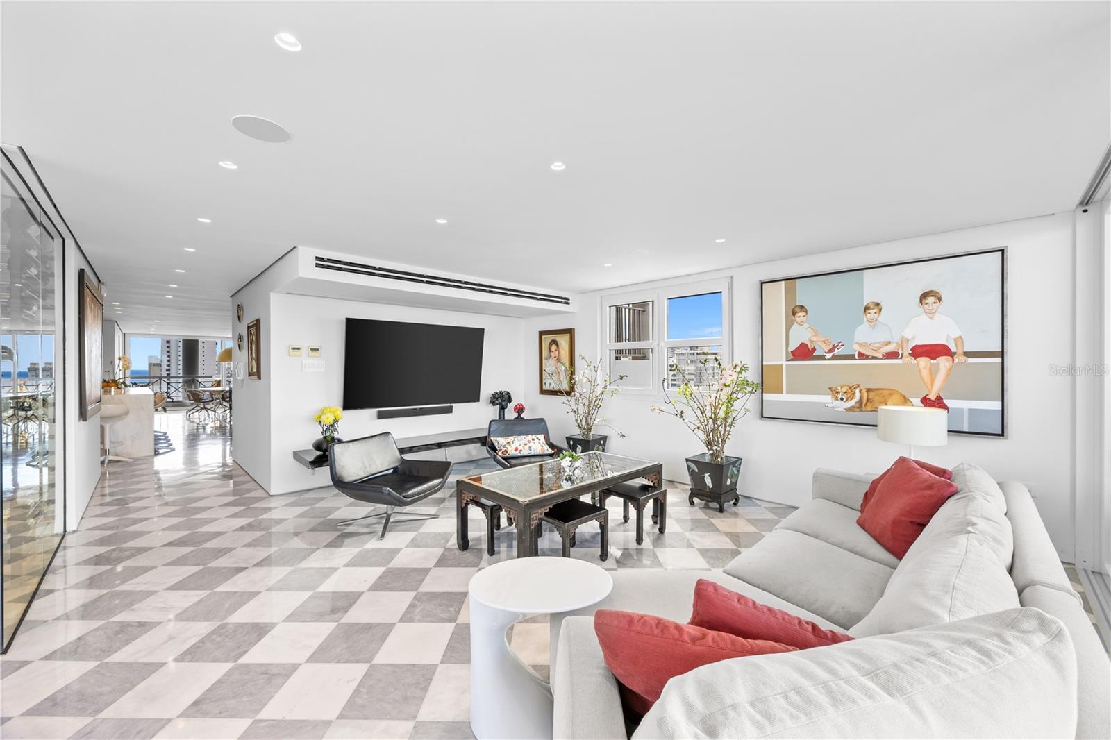 CROWNE PLAZA CONDOMINIUM - Residential