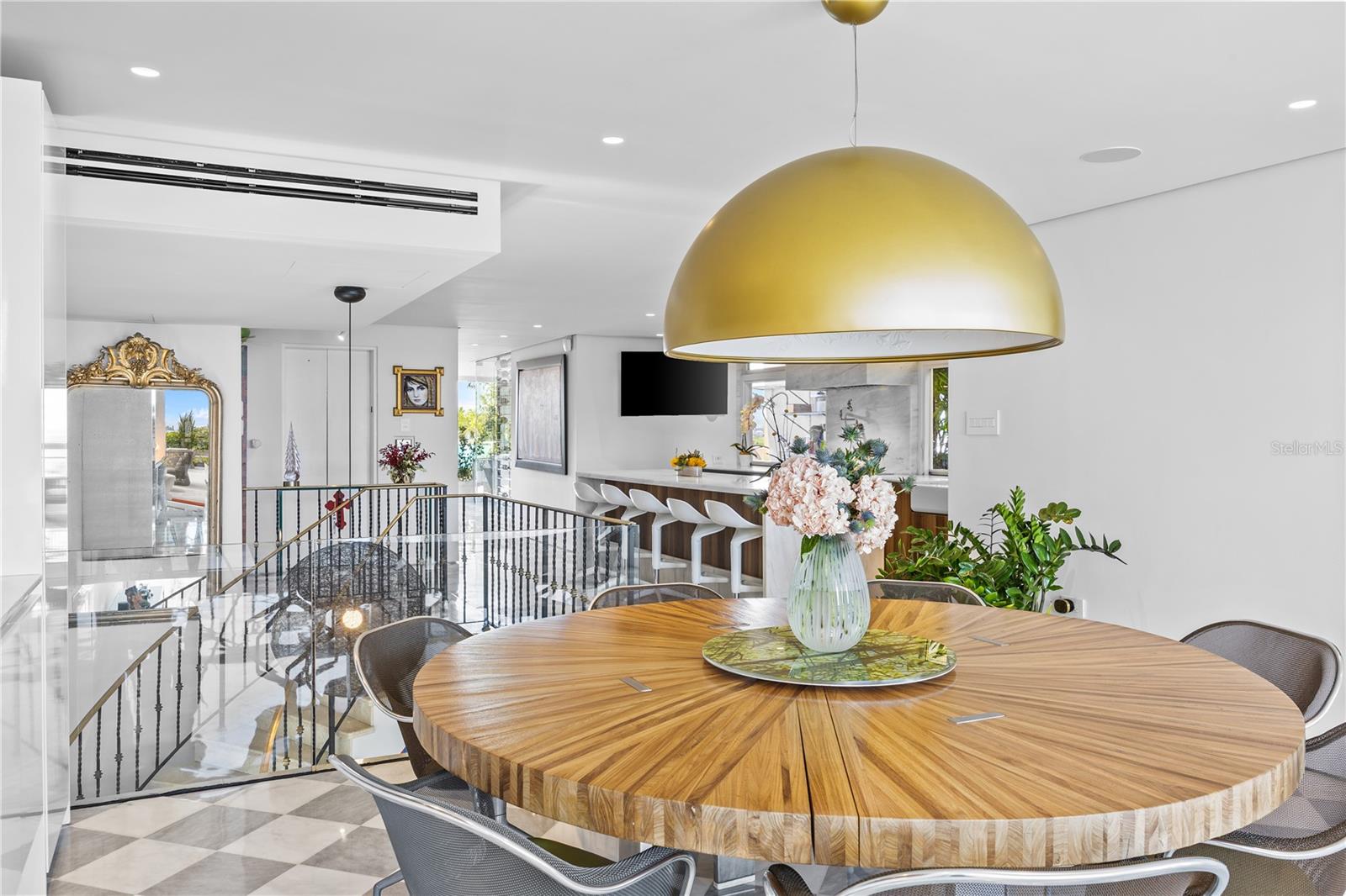 CROWNE PLAZA CONDOMINIUM - Residential