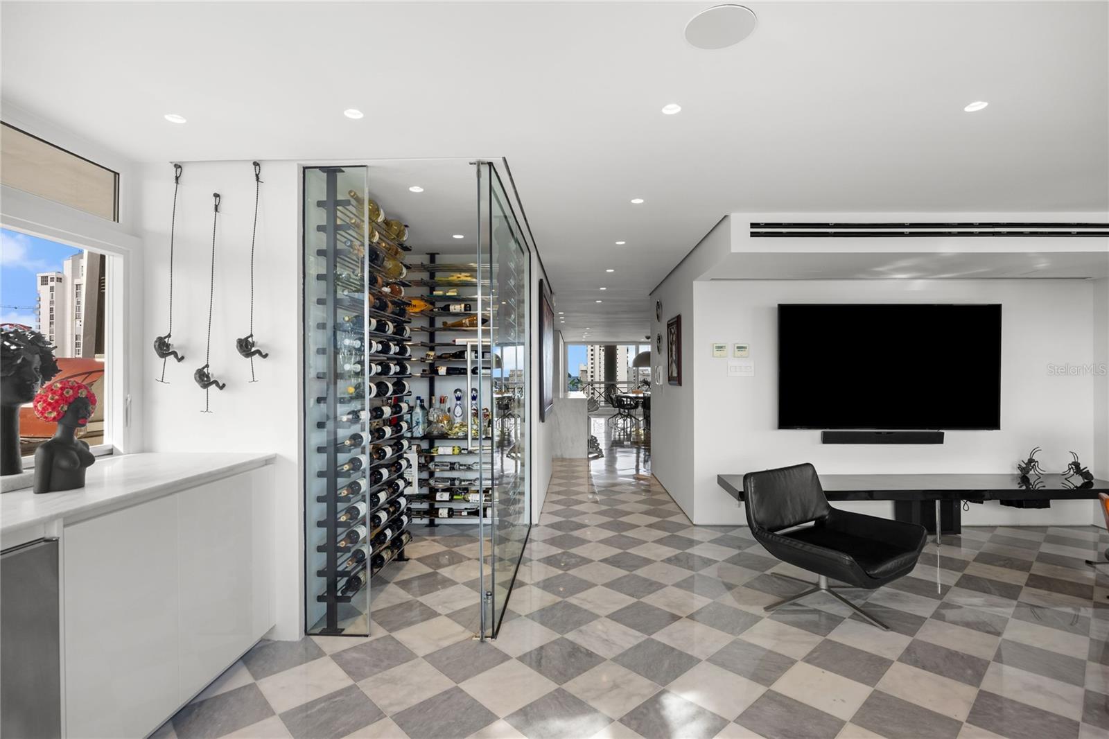 CROWNE PLAZA CONDOMINIUM - Residential