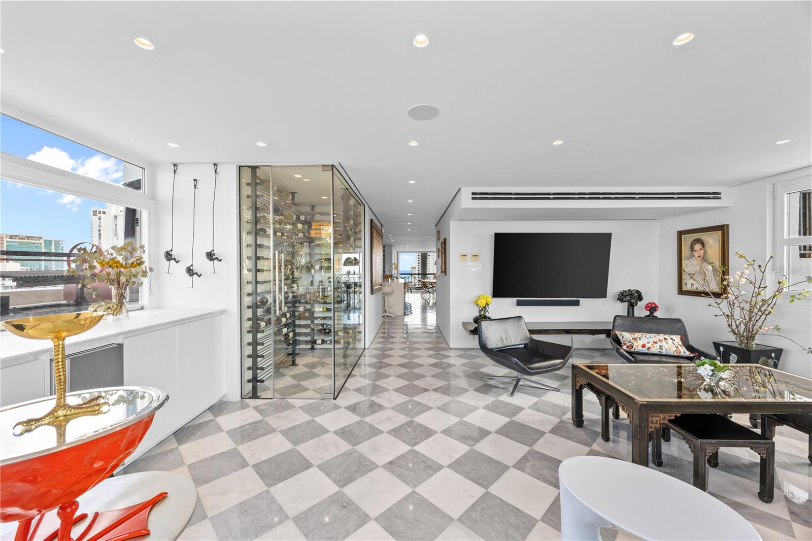 CROWNE PLAZA CONDOMINIUM - Residential