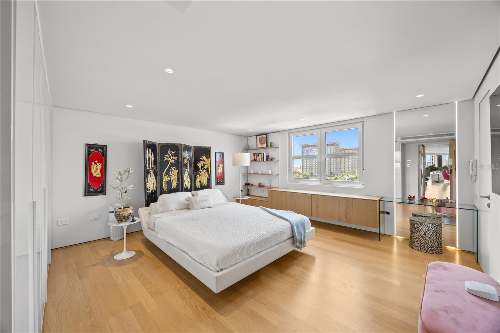CROWNE PLAZA CONDOMINIUM - Residential