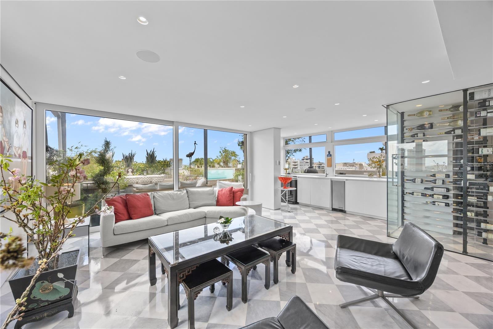 CROWNE PLAZA CONDOMINIUM - Residential