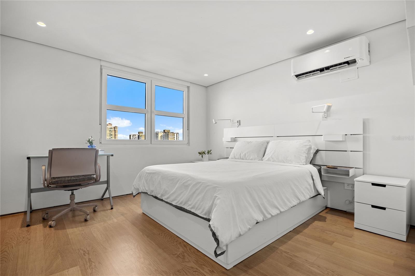 CROWNE PLAZA CONDOMINIUM - Residential