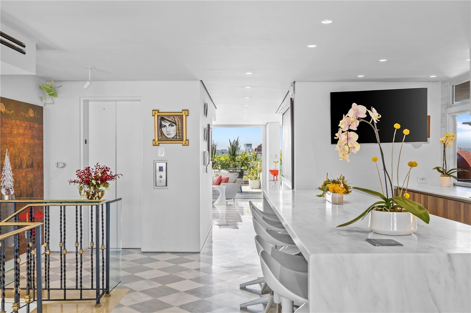 CROWNE PLAZA CONDOMINIUM - Residential
