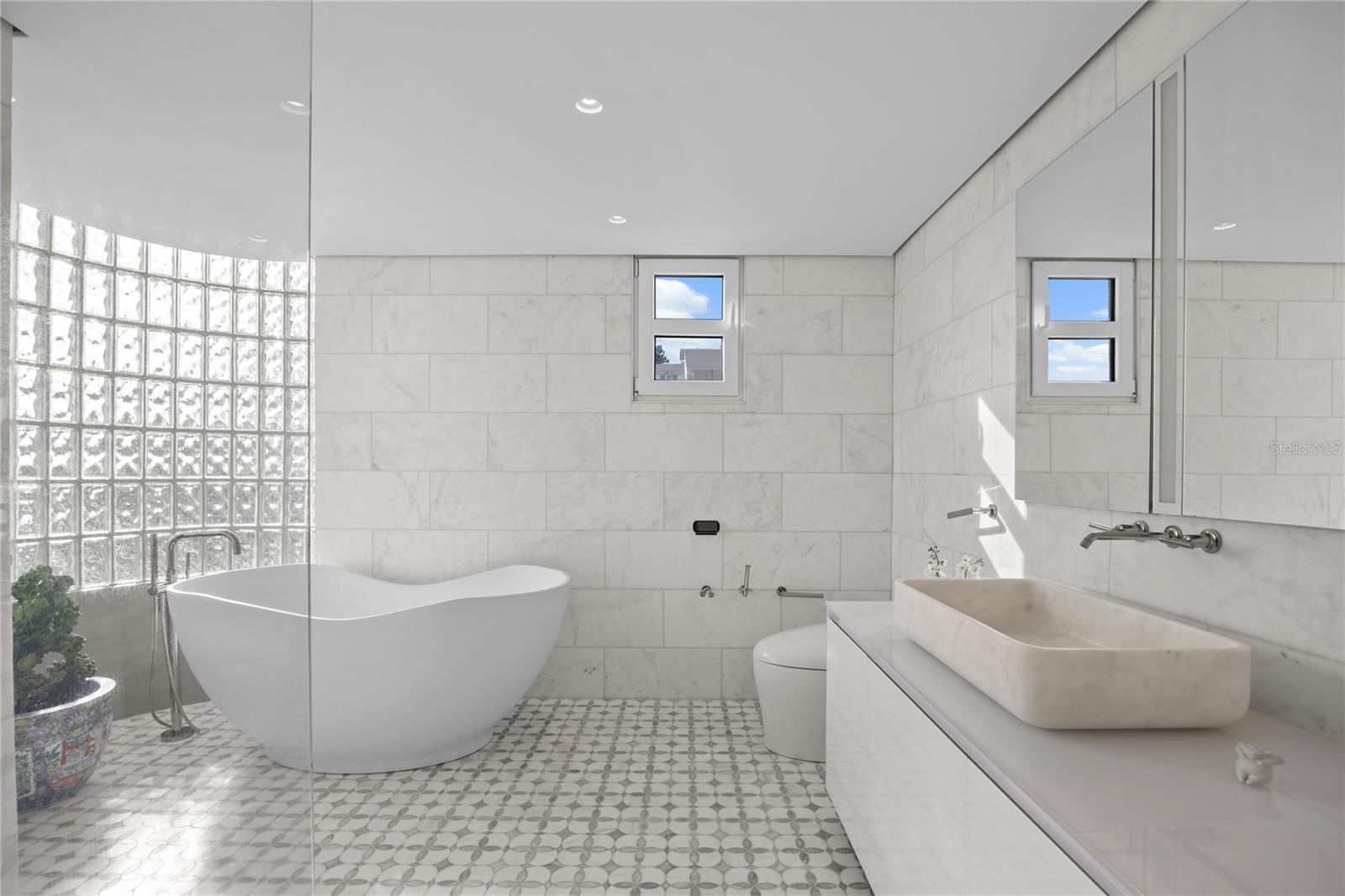 CROWNE PLAZA CONDOMINIUM - Residential