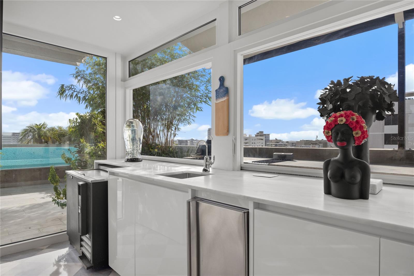 CROWNE PLAZA CONDOMINIUM - Residential