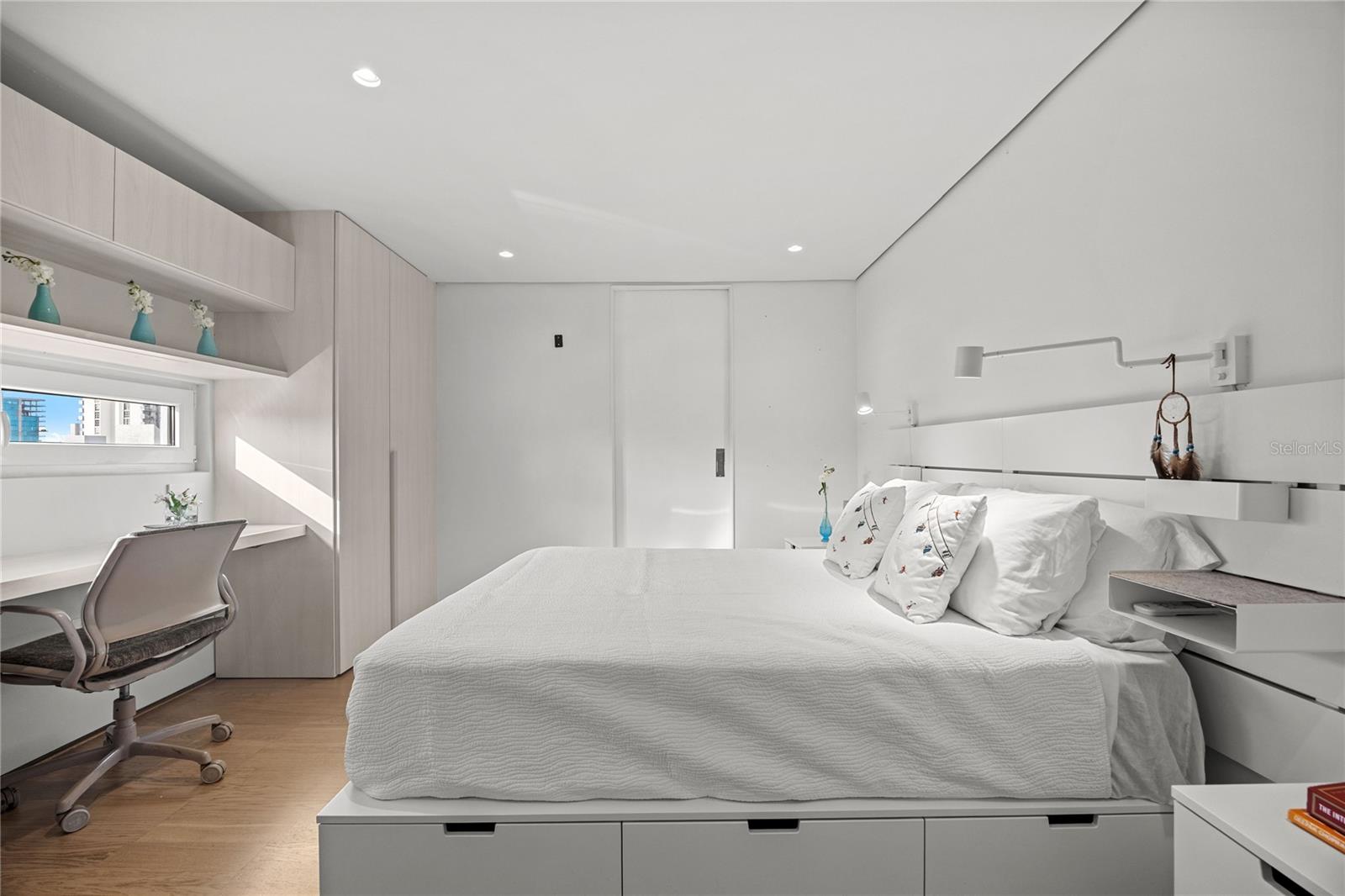 CROWNE PLAZA CONDOMINIUM - Residential