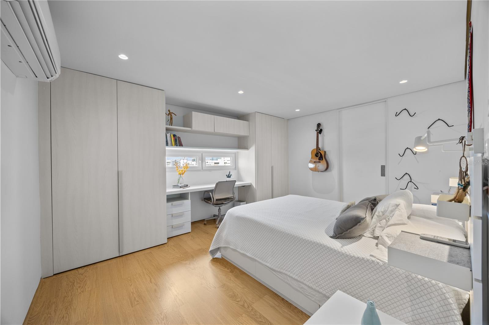 CROWNE PLAZA CONDOMINIUM - Residential