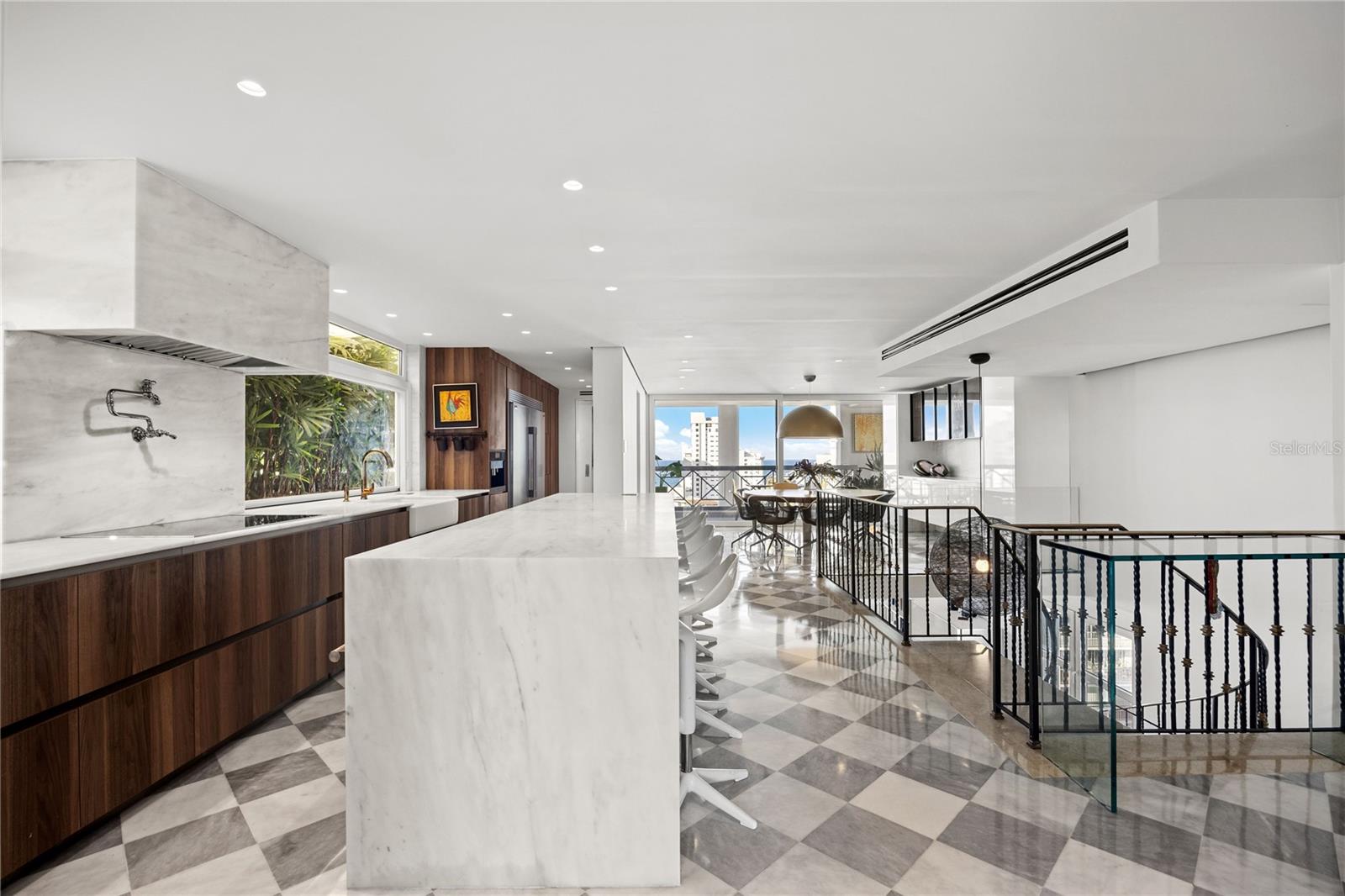 CROWNE PLAZA CONDOMINIUM - Residential